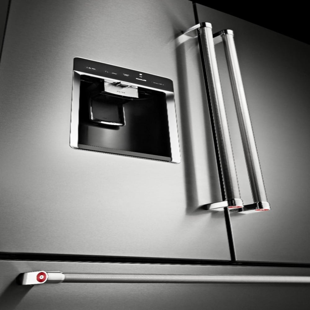 Refrigerador francés con dispensador de hielo y agua de 23.8 pies cúbicos con puerta francesa de 3 puertas y profundidad de mostrador de KitchenAid (Acero inoxidable con acabado PRINTSHIELD) KRFC704FPS