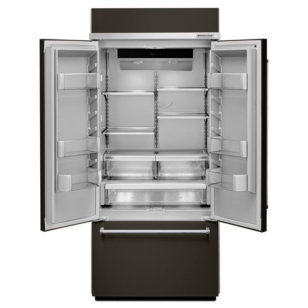 Refrigerador empotrado de puertas francesas de 3 puertas con fabricador de hielo de acero inoxidable negro con acabado PRINTSHIELD de KitchenAid de 20.8 pies cúbicos de profundidad estándar