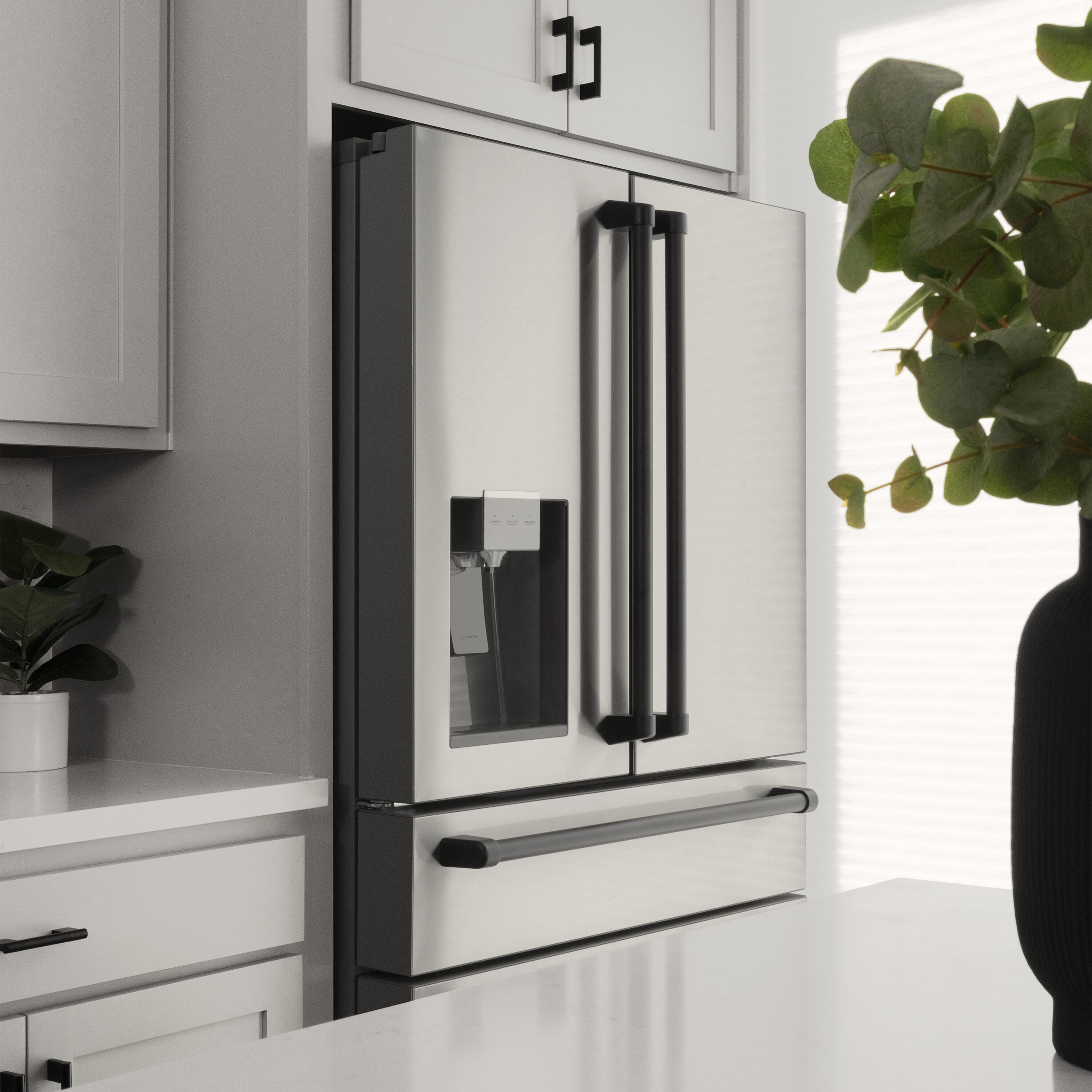 Refrigerador estilo francés de 4 puertas con dispensador de hielo y agua (Acero inoxidable resistente a las huellas dactilares con asas negras mate) Certificación ENERGY STAR con profundidad en mostrador de 21.6 pies cúbicos RFMZ-W-36-MB