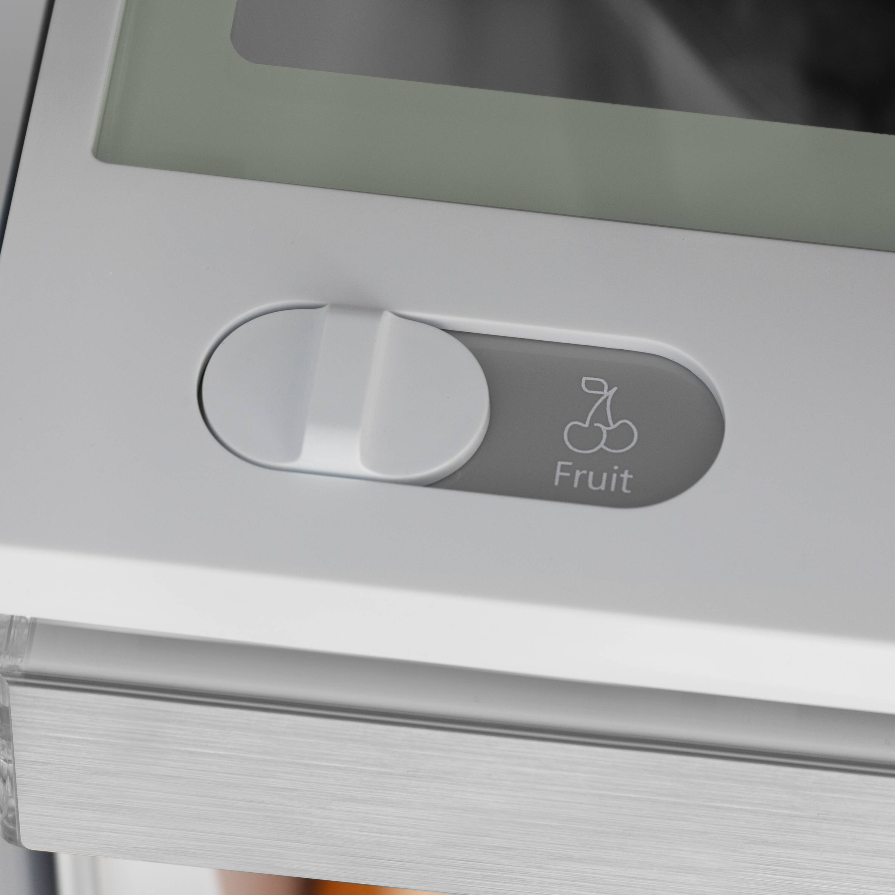 Refrigerador Francés de Puerta Cuádruple de Profundidad de Mostrador ZLINE KITCHEN & BATH de 21.6 pies cúbicos con Fabricador de Hielo y Dispensador de Hielo (Acabado en Acero Inoxidable con Mango Dorado Pulido Plano) Certificado ENERGY STAR RFMZ-36-FG
