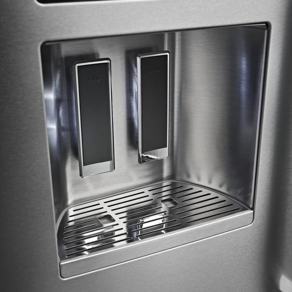 Refrigerador French Door de 3 puertas con máquina de hielo y dispensador de agua y hielo, acero inoxidable con acabado PrintShield - KitchenAid 27 pies cúbicos de profundidad estándar, certificado ENERGY STAR KRFF577KPS