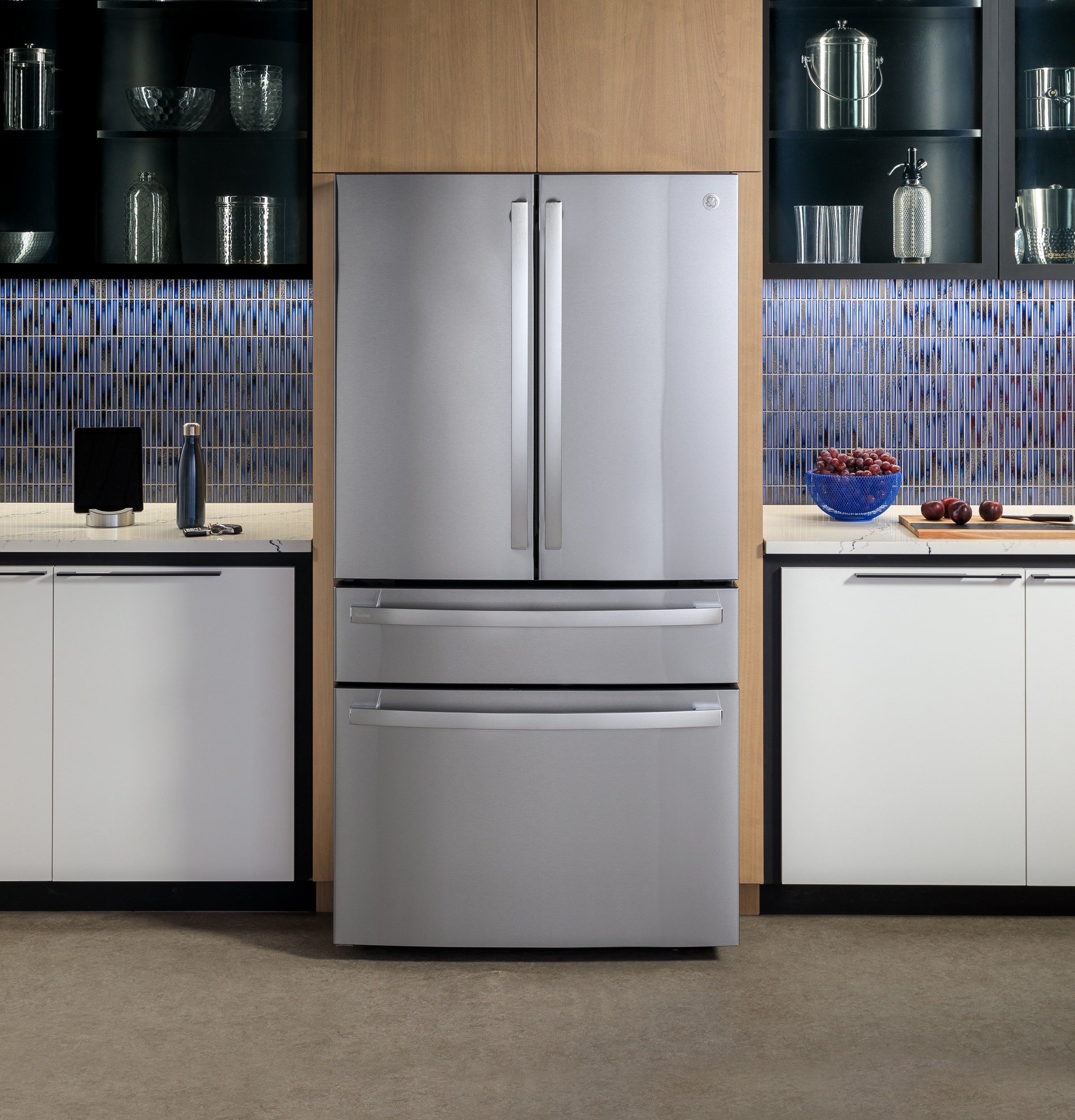 Refrigerador de Puertas Francesas GE Profile de 23.2 pies cúbicos de Profundidad de Mostrador, Compatible con Smart (Acero Inoxidable) con Fabricador de Hielo y Dispensador de Agua, Certificado ENERGY STAR