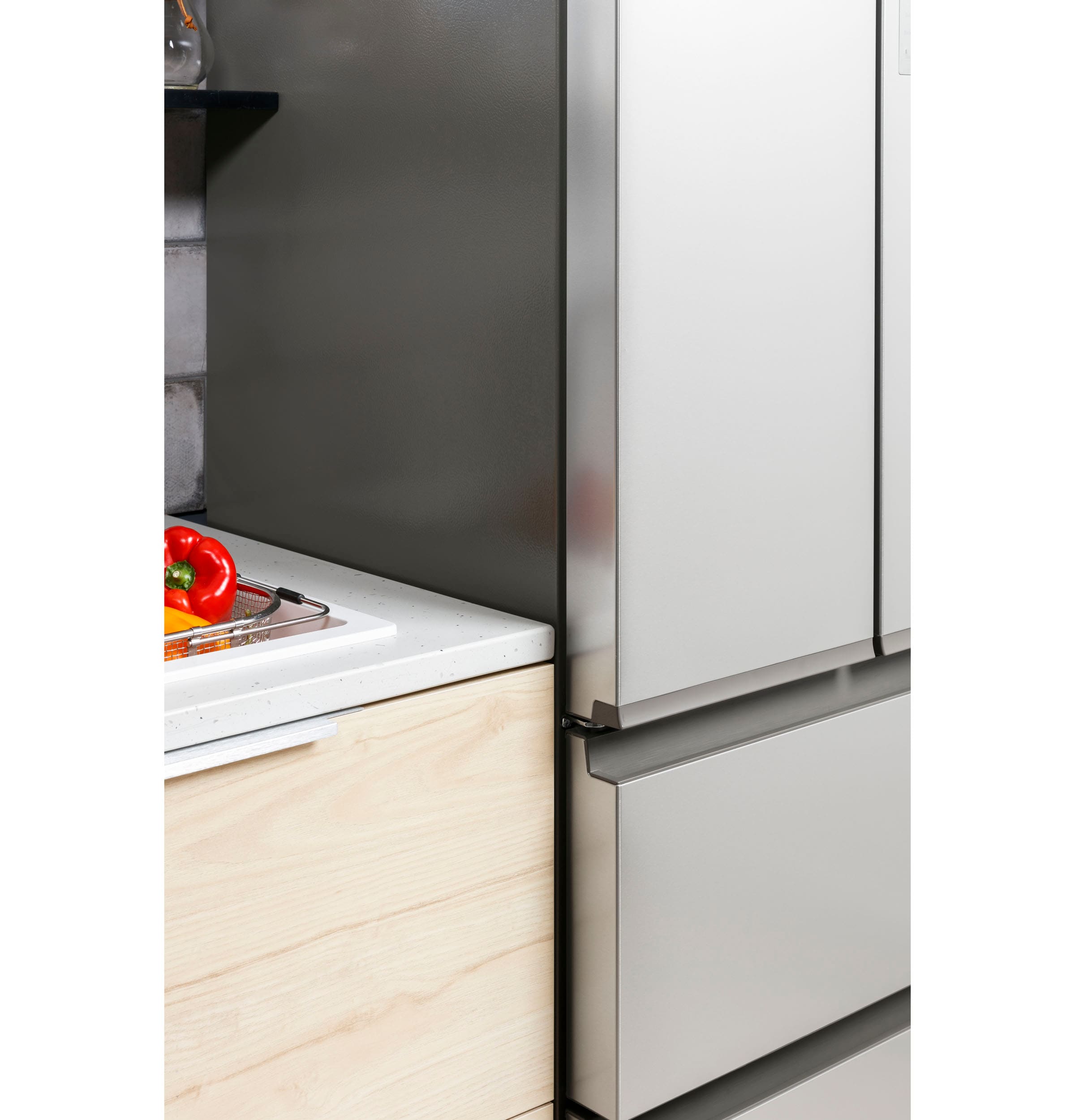 Refrigerador de puertas francesas de 4 puertas Haier Counter-Depth de 14.5 pies cúbicos opcional (se vende por separado) (Acero inoxidable) QJS15HYRFS