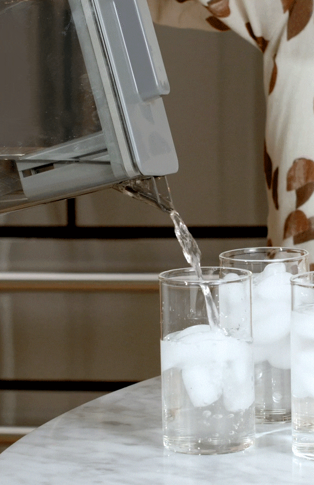 Refrigerador francés estándar de profundidad de 28.7 pies cúbicos con 4 puertas compatible con tecnología inteligente, fabricador de hielo y dispensador de agua (blanco mate) Certificado ENERGY STAR.
