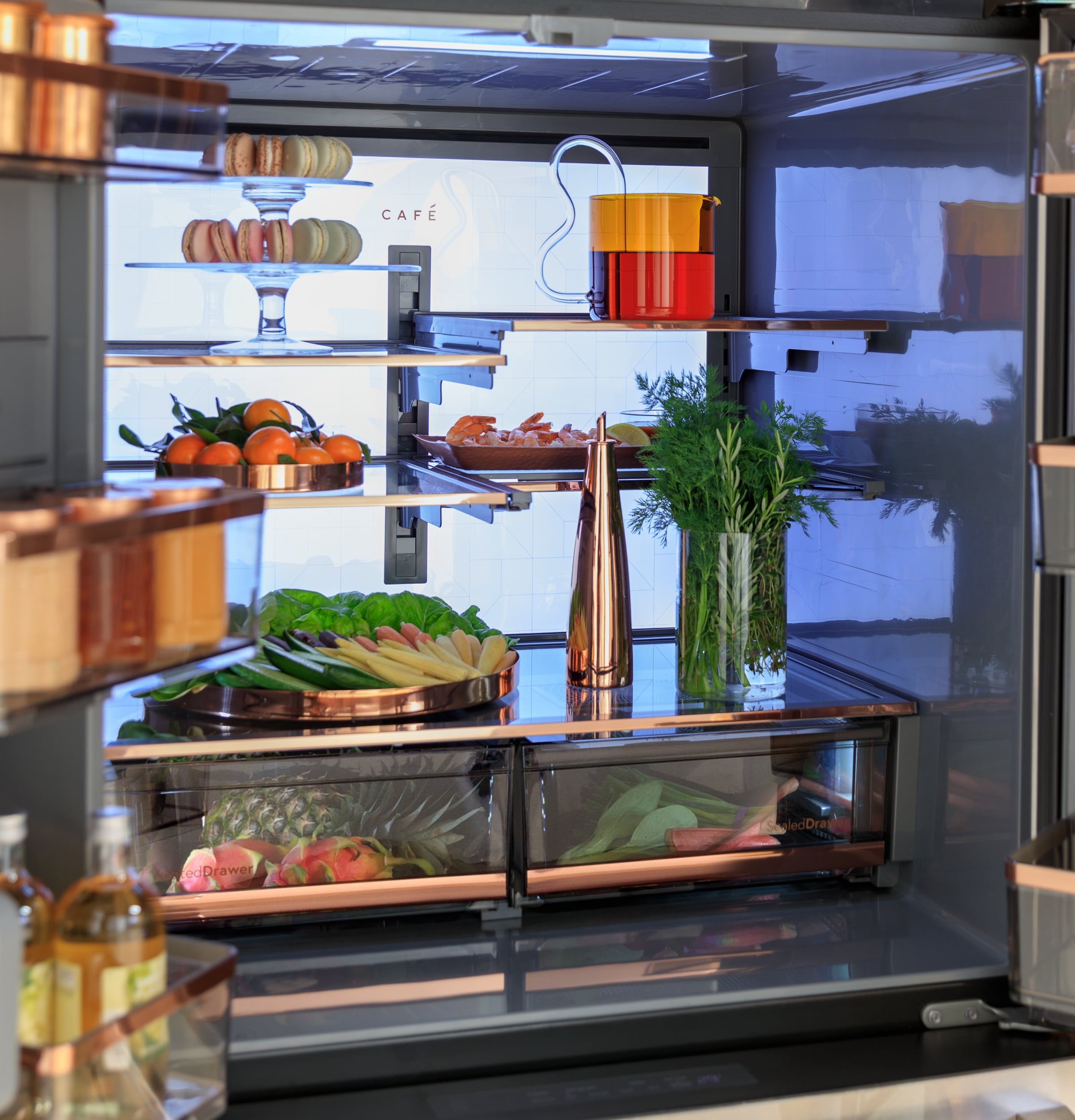 Refrigerador francés estándar de profundidad de 28.7 pies cúbicos con 4 puertas compatible con tecnología inteligente, fabricador de hielo y dispensador de agua (blanco mate) Certificado ENERGY STAR.