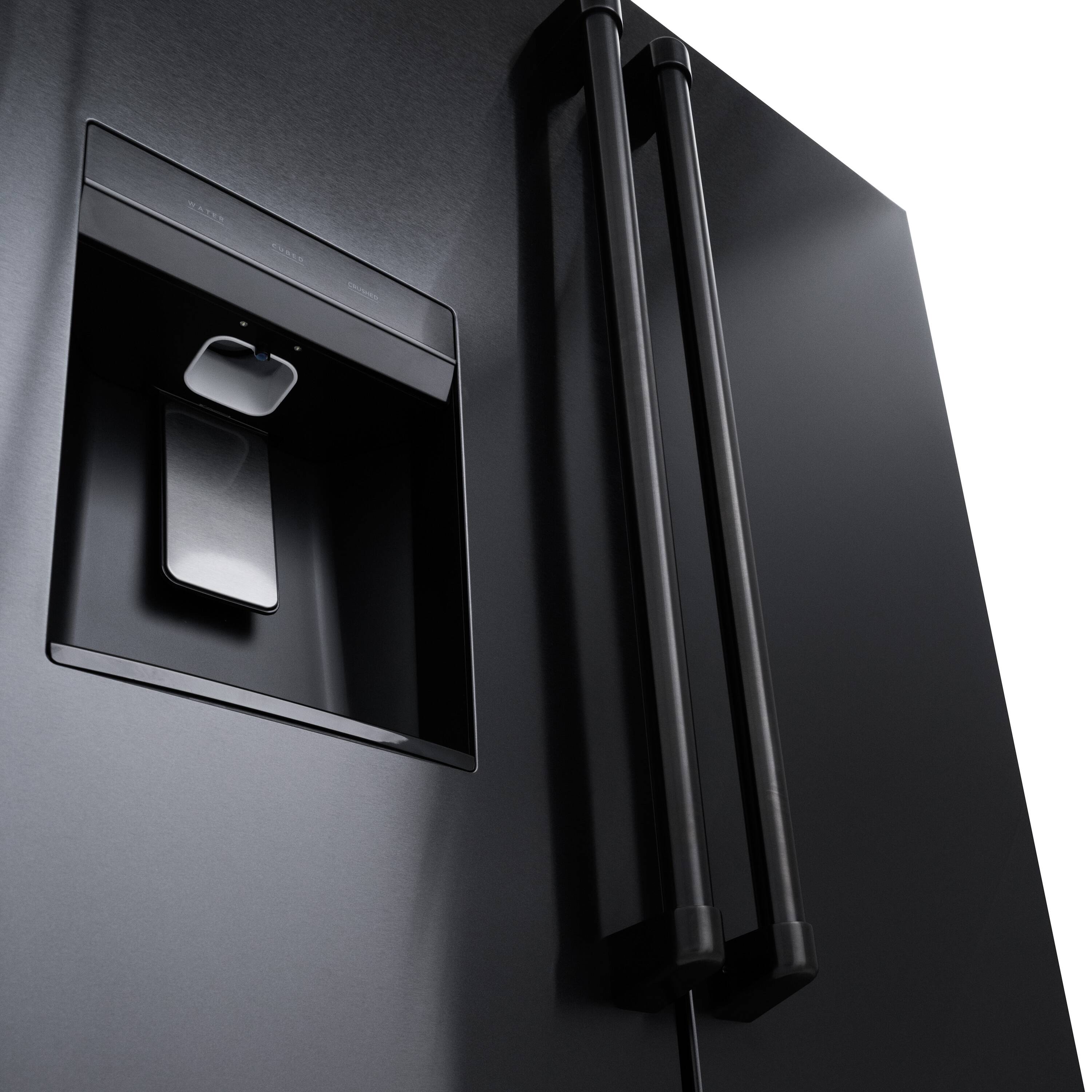 Nevera de puertas francesas de 3 puertas de 28.9 pies cúbicos con fabricante de hielo y dispensador de agua e hielo (acero inoxidable negro con asa de acero inoxidable negro) con certificación ENERGY STAR de ZLINE KITCHEN & BATH Profundidad estándar RSM-W-36-BS.