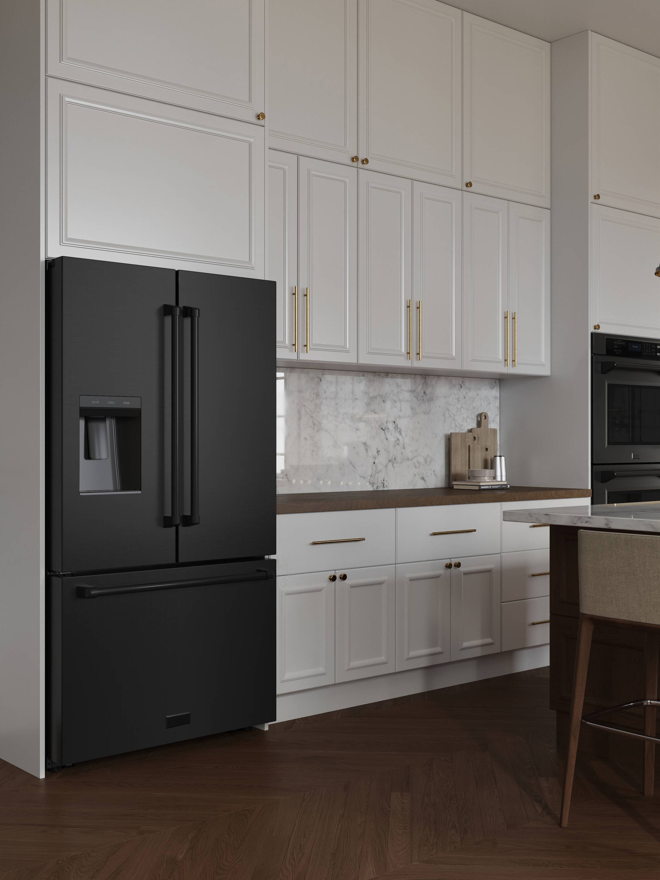 Nevera de puertas francesas de 3 puertas de 28.9 pies cúbicos con fabricante de hielo y dispensador de agua e hielo (acero inoxidable negro con asa de acero inoxidable negro) con certificación ENERGY STAR de ZLINE KITCHEN & BATH Profundidad estándar RSM-W-36-BS.