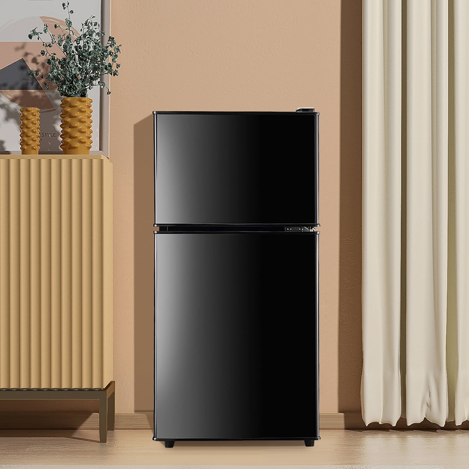 Mini refrigerador con congelador de 3.5 pies cúbicos de Jeremy Cass (Negro) ENERGY STAR