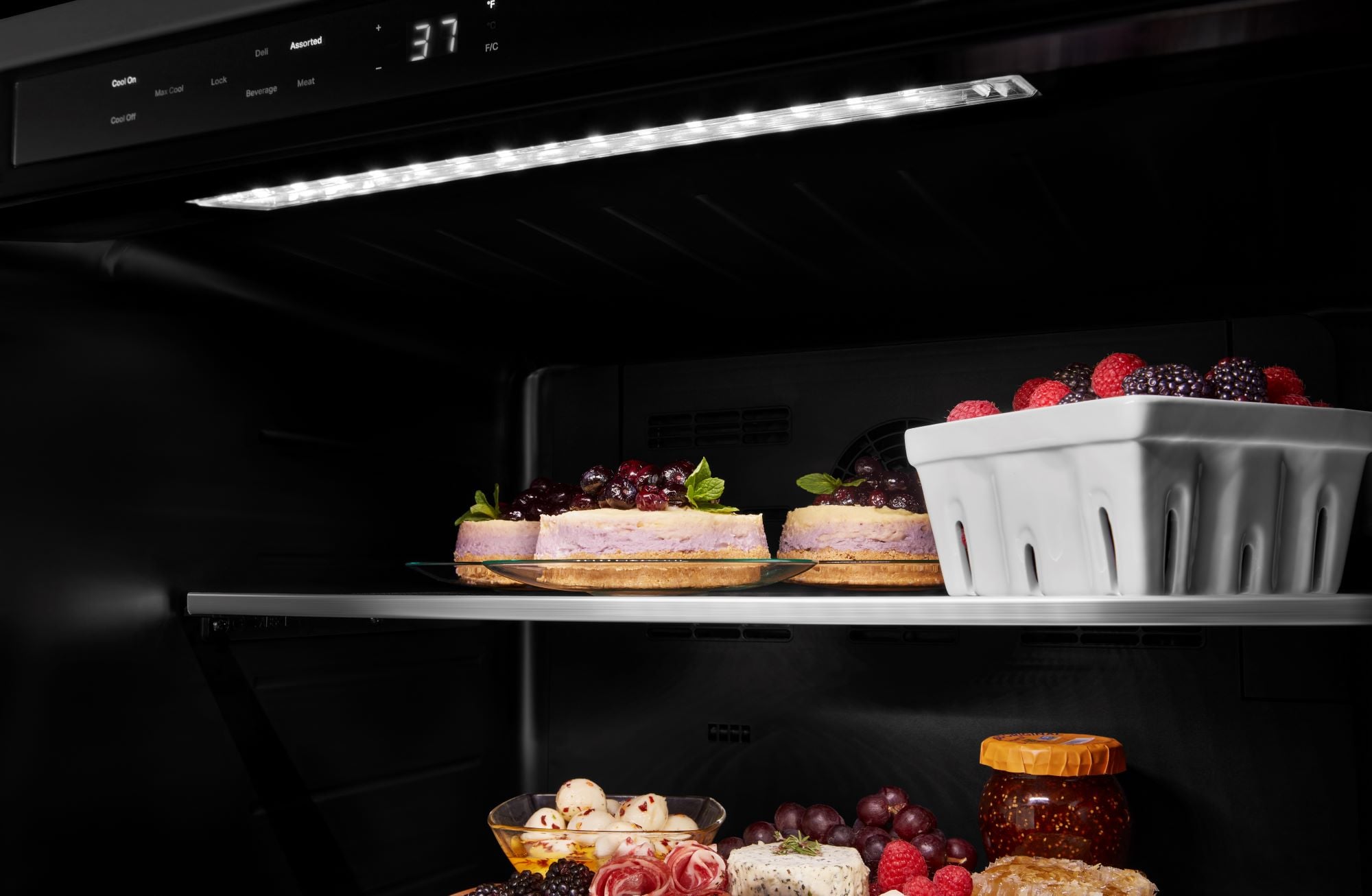 Refrigerador empotrado de acero inoxidable de 5.2 pies cúbicos de KitchenAid