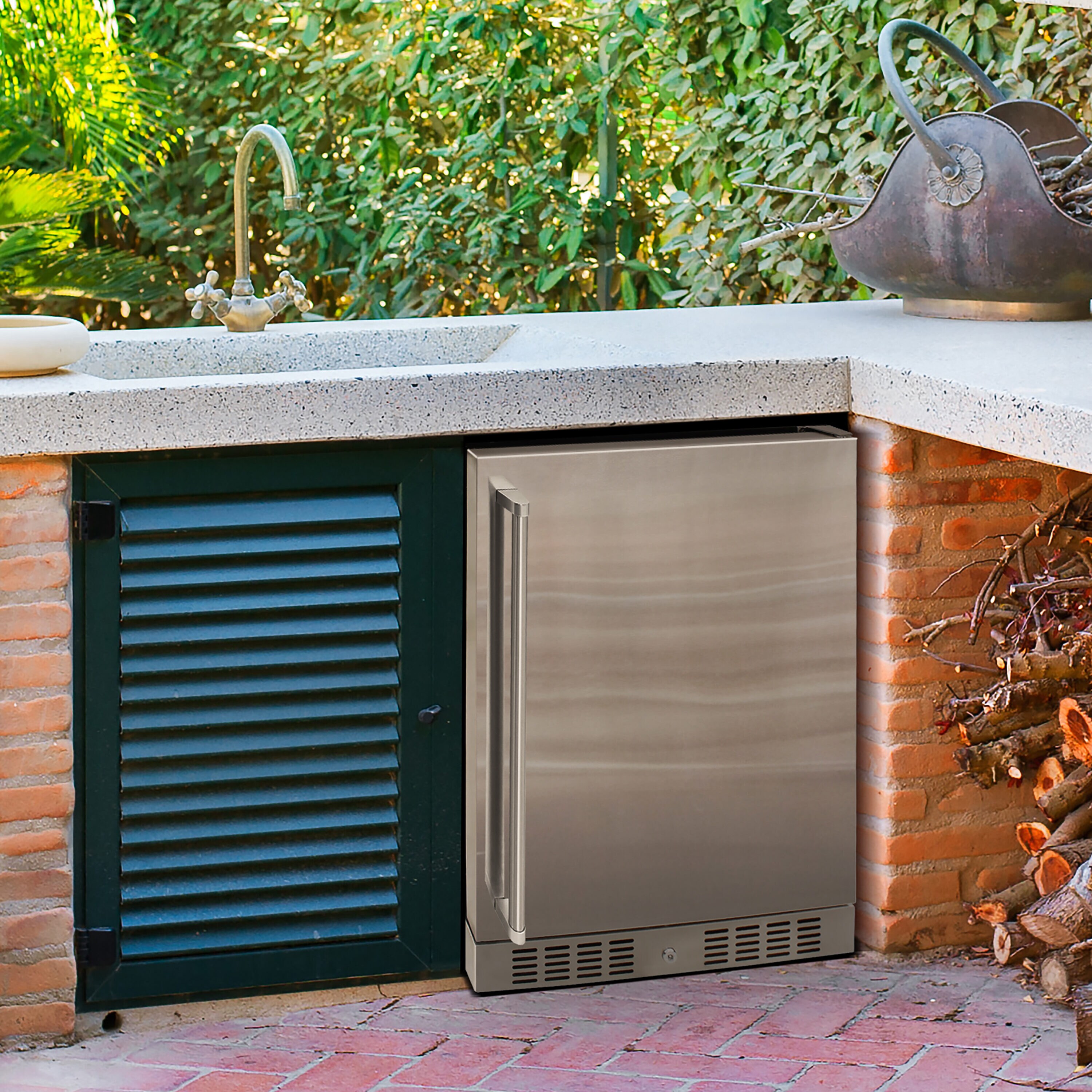 Refrigerador empotrado de acero inoxidable de 5.12 pies cúbicos (listo para garaje)
