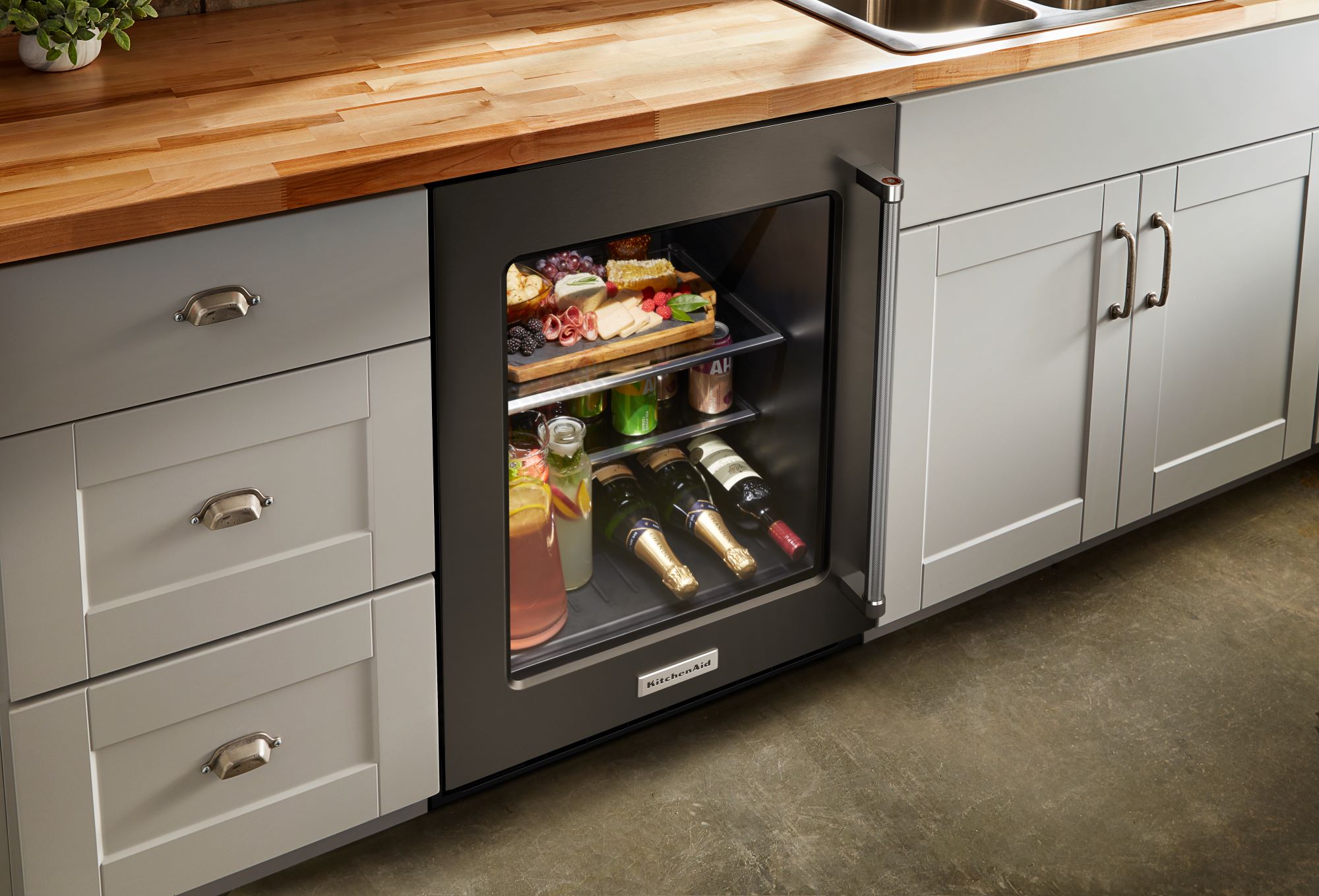 Refrigerador empotrable de acero inoxidable de 5.2 pies cúbicos de KitchenAid