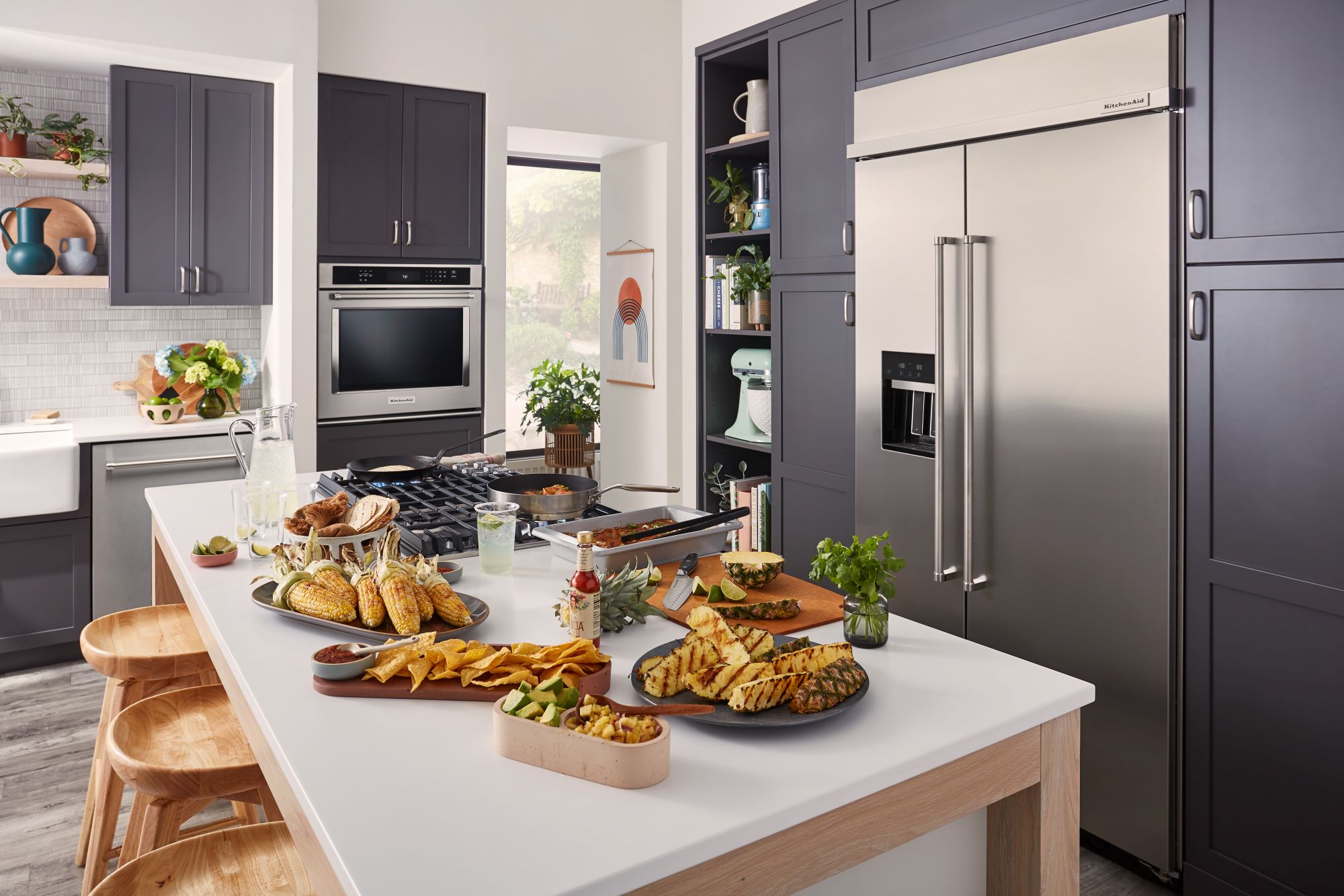 Refrigerador empotrable de acero inoxidable de 5.2 pies cúbicos de KitchenAid