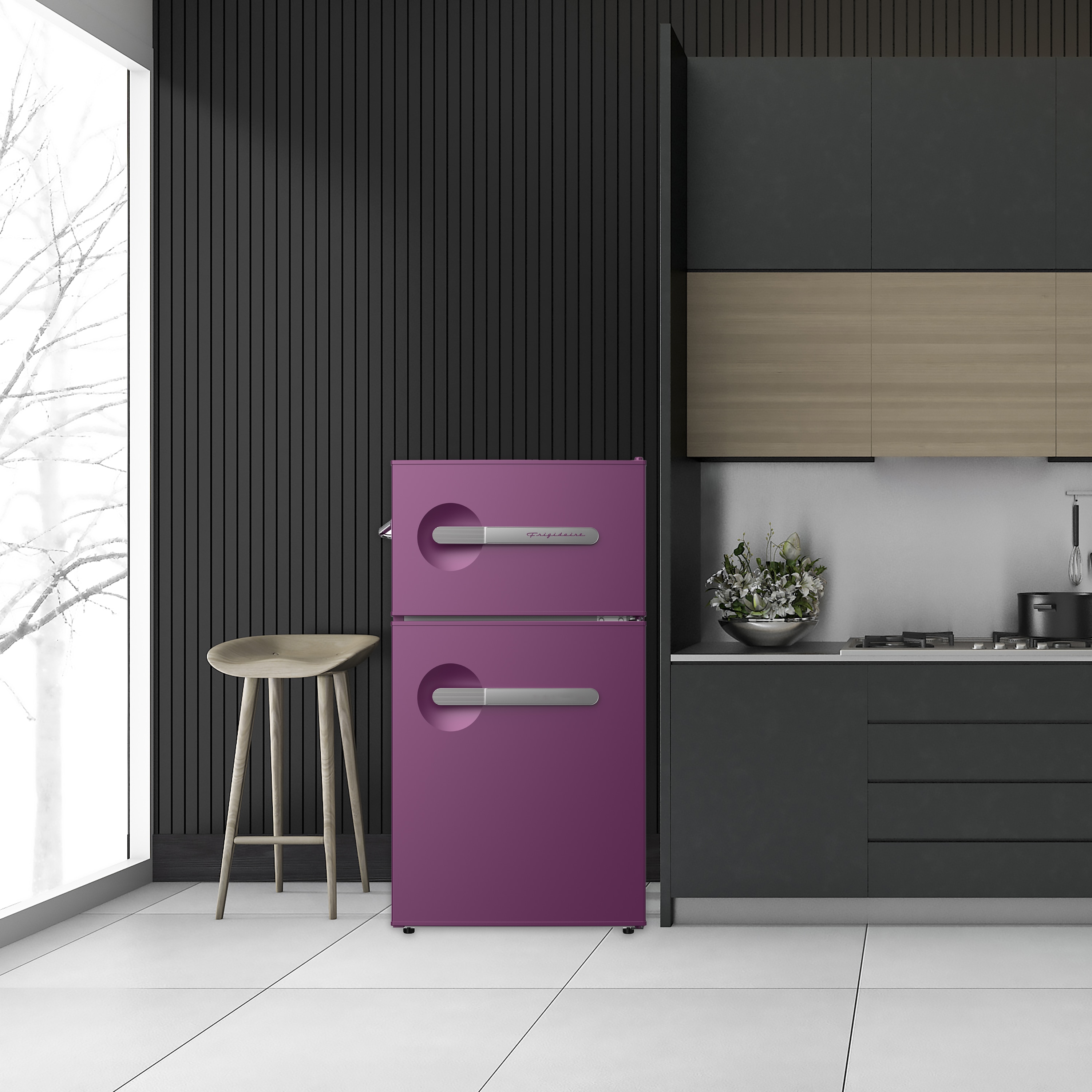 Minirefrigerador Frigidaire de 3.1 pies cúbicos con congelador (Morado) EFR925-PLUM-6COM
