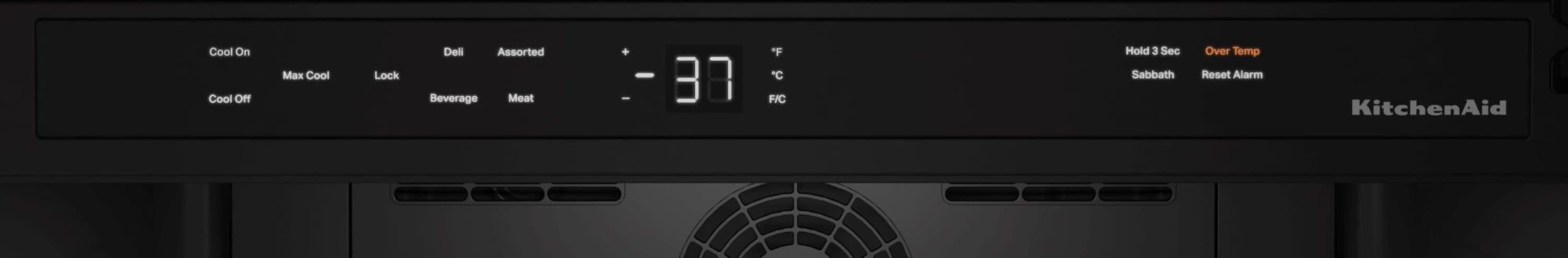 Refrigerador empotrado de 5 pies cúbicos de KitchenAid (Gabinete negro/Puerta de acero inoxidable) KURR114KSB