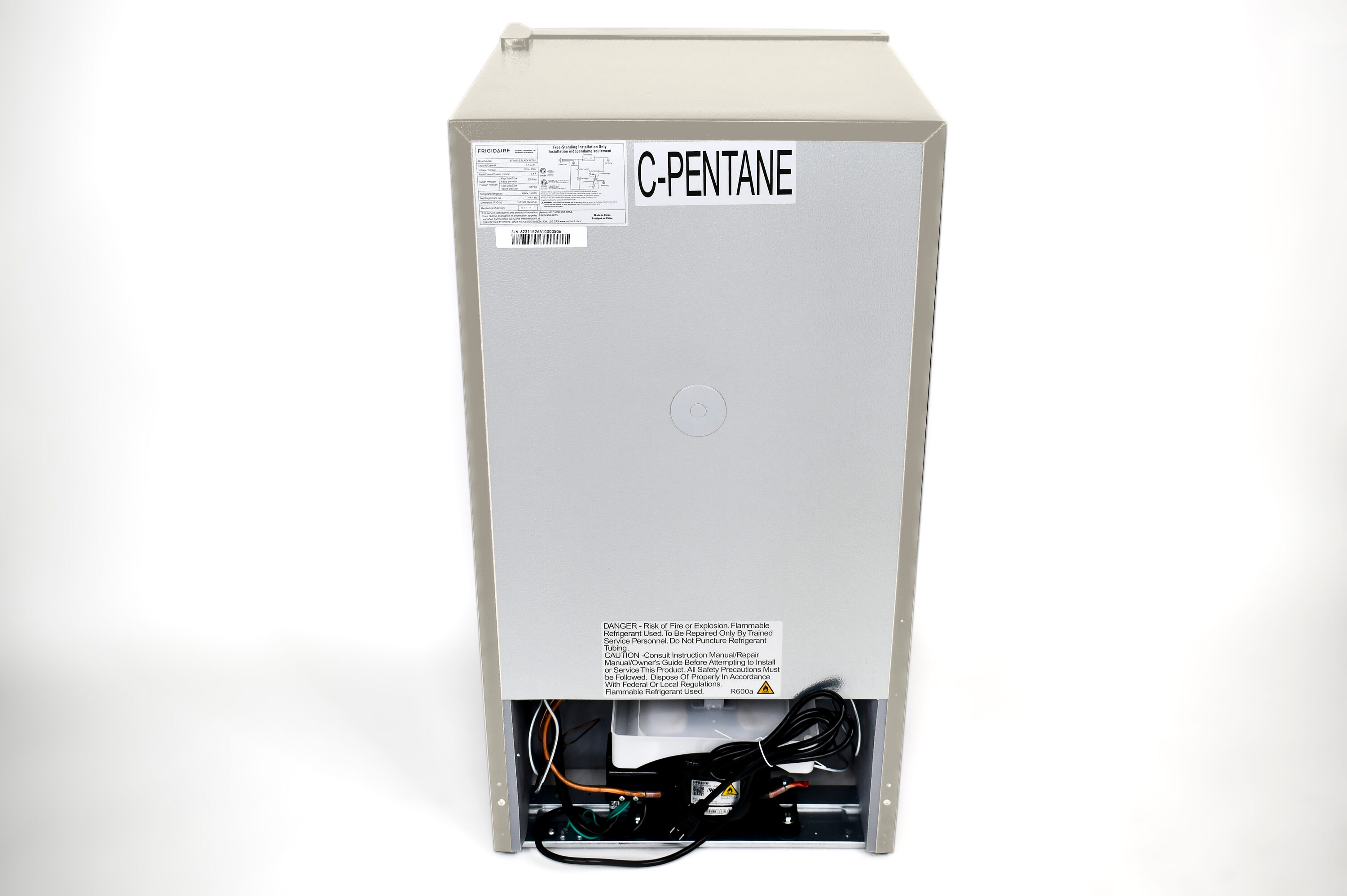 Refrigerador Mini Frigidaire de 3.2 pies cúbicos con congelador (Blanco) EFR840-CREAM