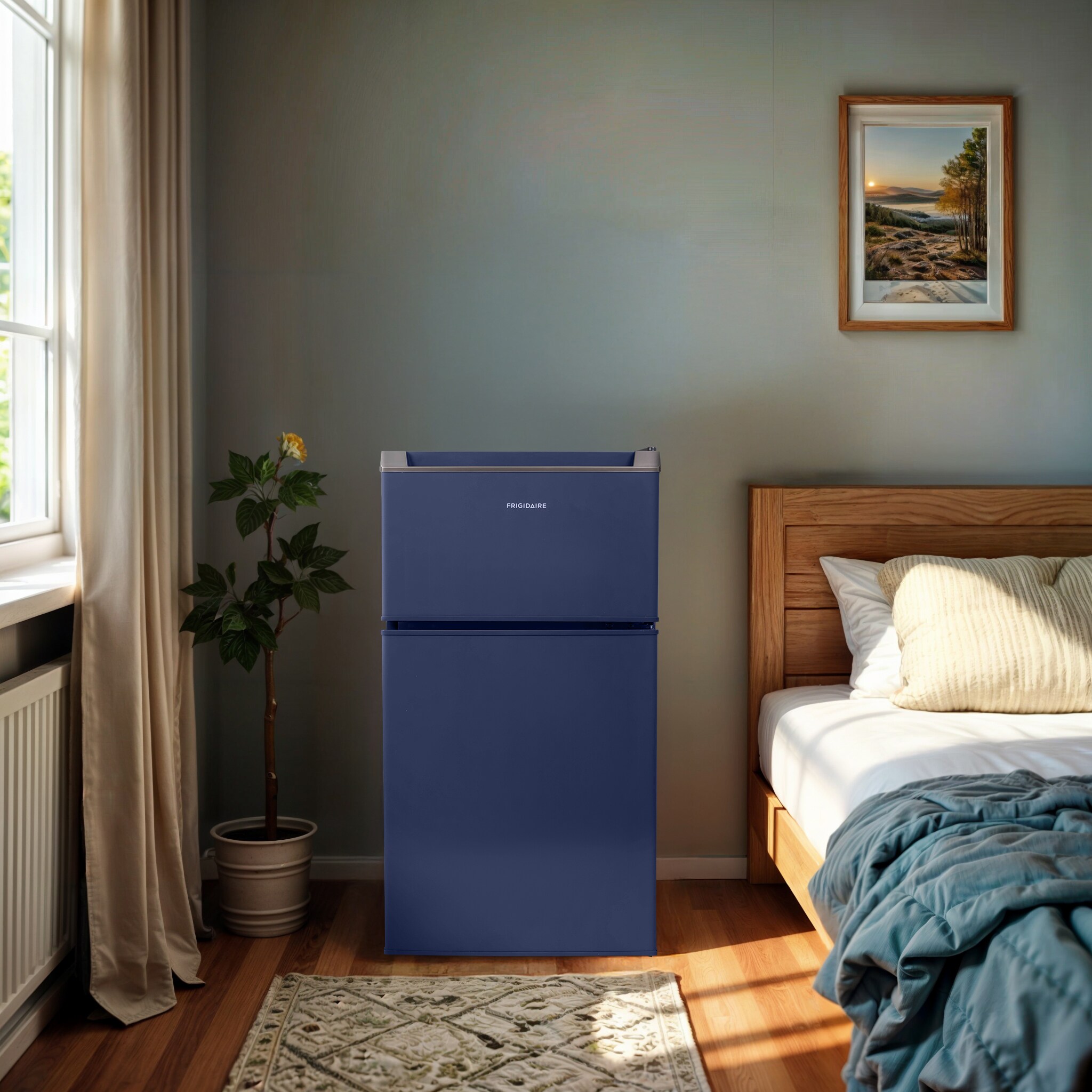 Refrigerador mini de 3.1 pies cúbicos con congelador (azul) EFR920-MARINE-6COM de Frigidaire