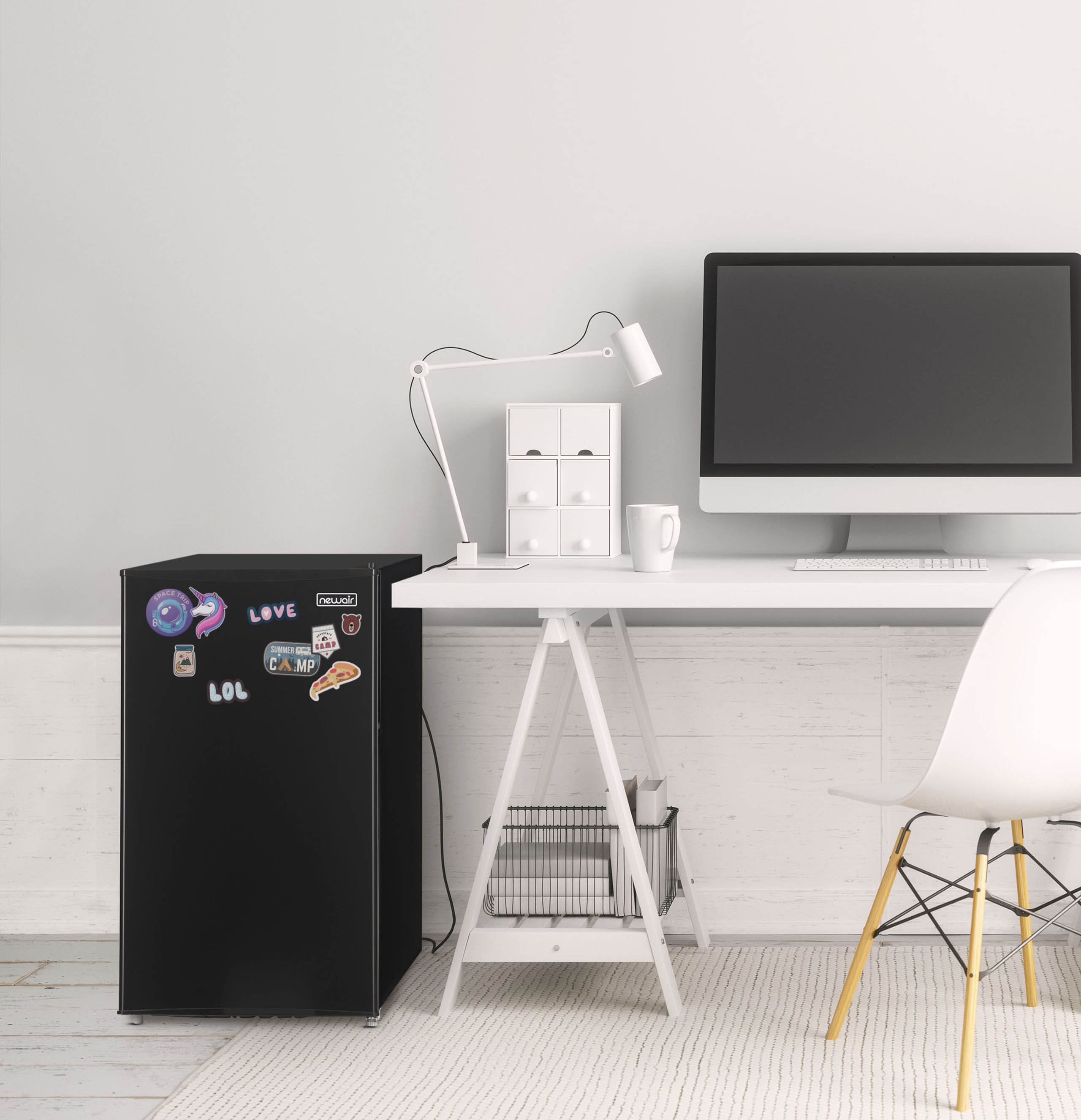Mini refrigeradores NewAir 3.3 pies cúbicos con congelador (Negro) ENERGY STAR NRF033BK00