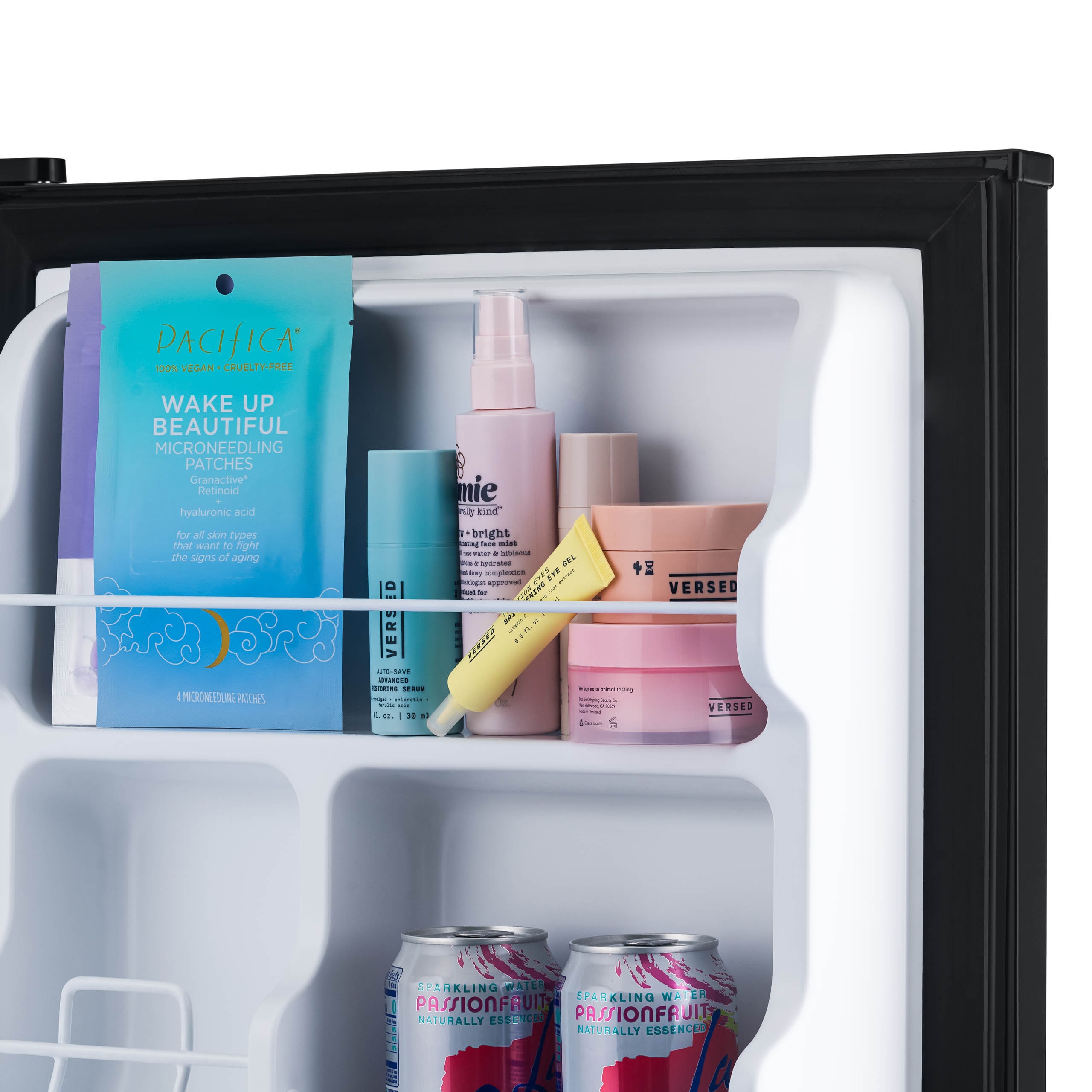 Refrigerador Mini NewAir de 3.3 pies cúbicos con congelador (Gris) ENERGY STAR NRF033GA00