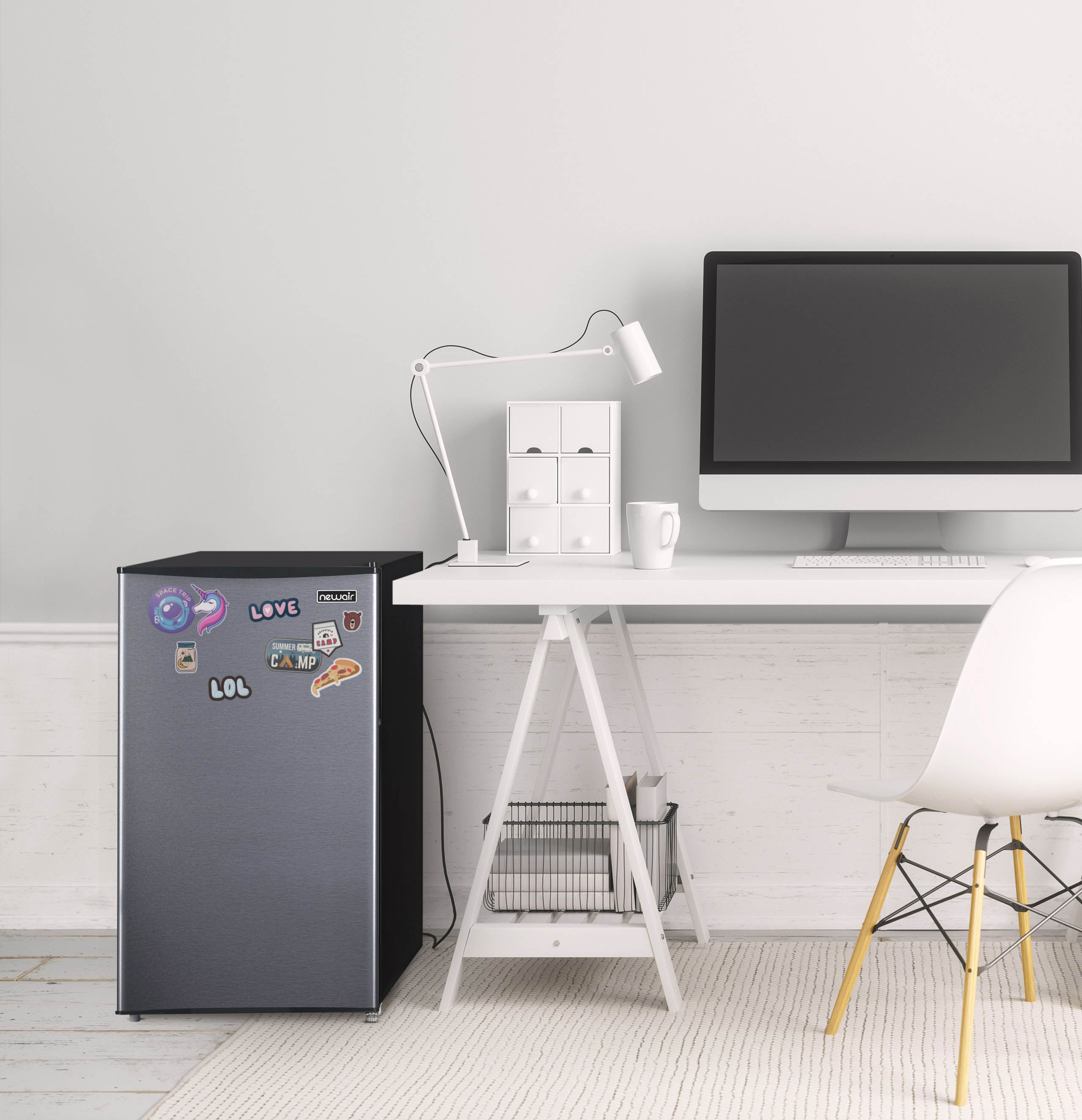 Refrigerador Mini NewAir de 3.3 pies cúbicos con congelador (Gris) ENERGY STAR NRF033GA00
