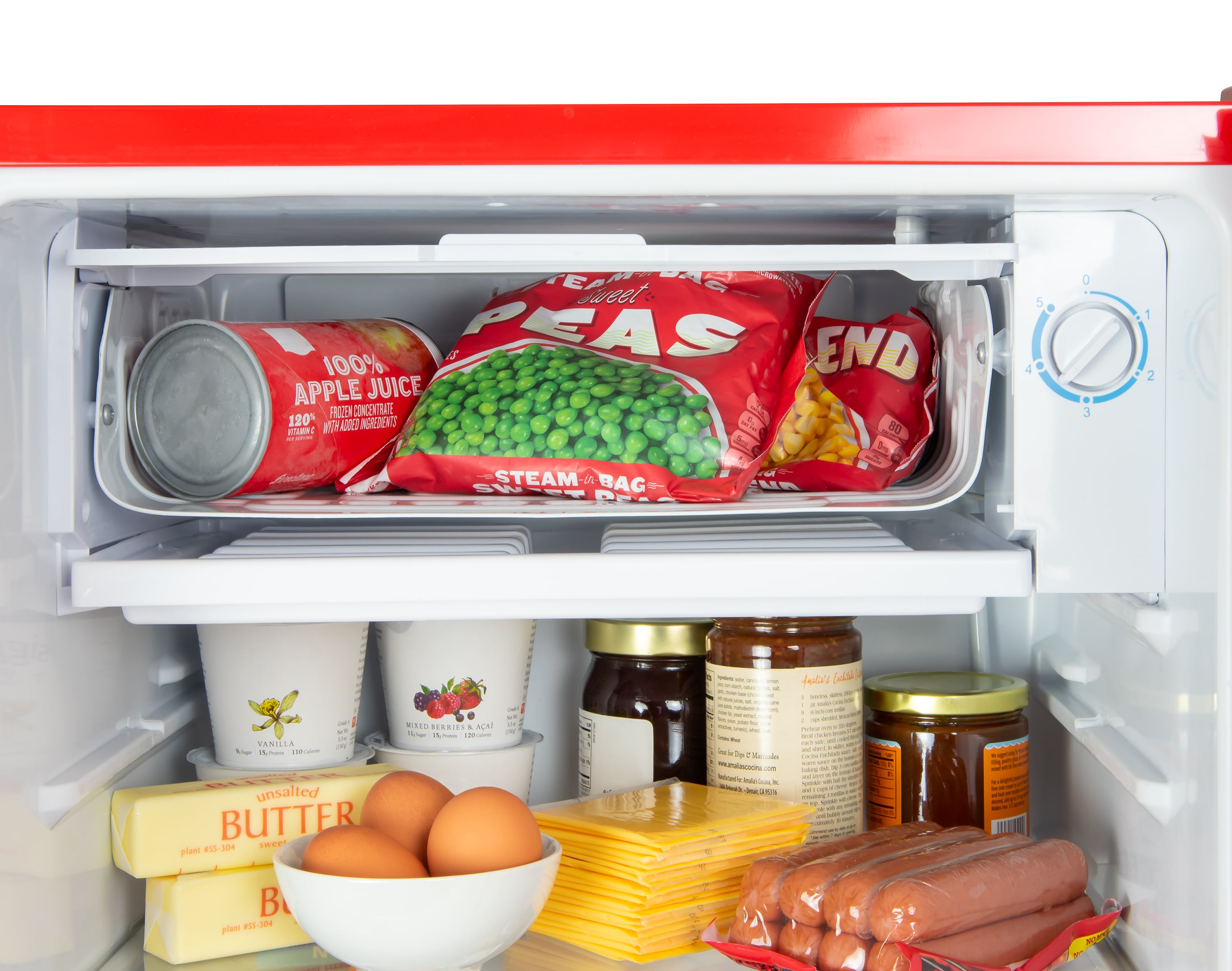 Refrigerador Mini con Congelador de 3.2 Pies Cúbicos Nostalgia (Rojo) Listo para el Garaje con Certificación ENERGY STAR CKRF32CR