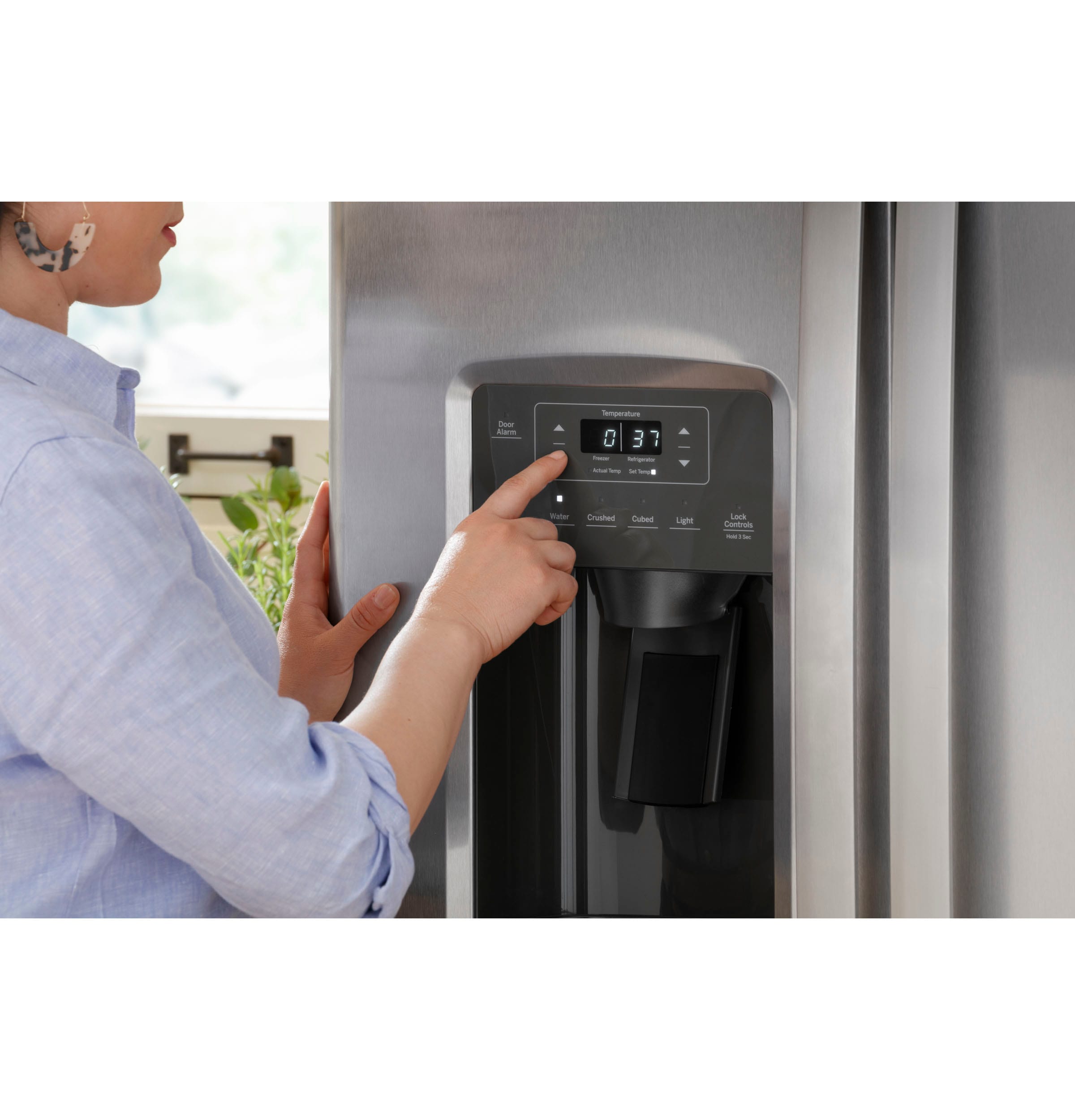 Refrigerador lado a lado de 25.3 pies cúbicos con dispensador de hielo y agua (acero inoxidable)