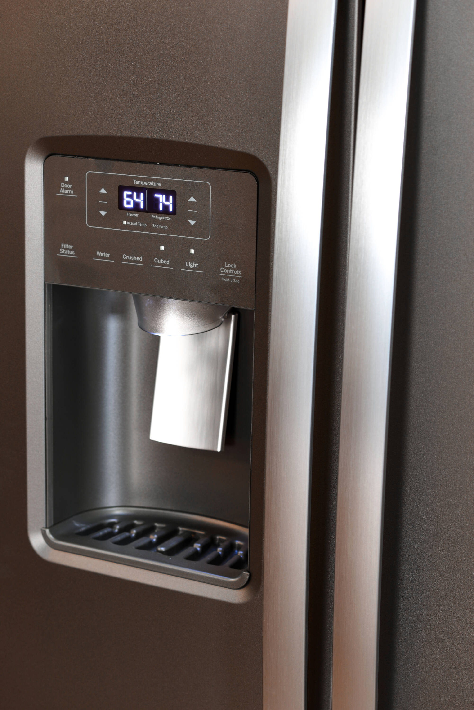Refrigerador lado a lado de 25.3 pies cúbicos con dispensador de hielo y agua (gris pizarra)