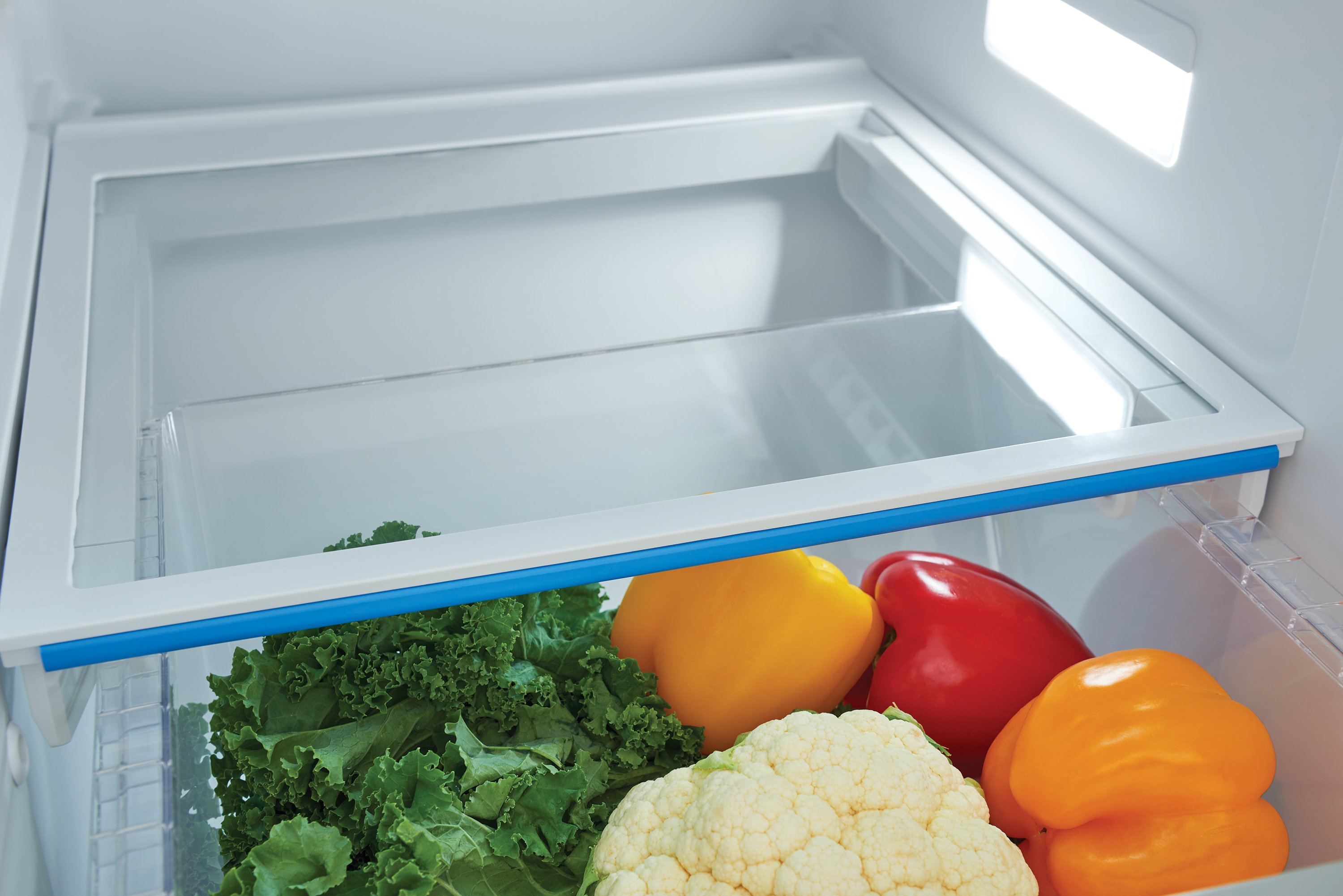 Refrigerador Frigidaire Gallery de 26 pies cúbicos con dispensador de hielo y agua en acero inoxidable a prueba de huellas dactilares (certificado por ENERGY STAR)
