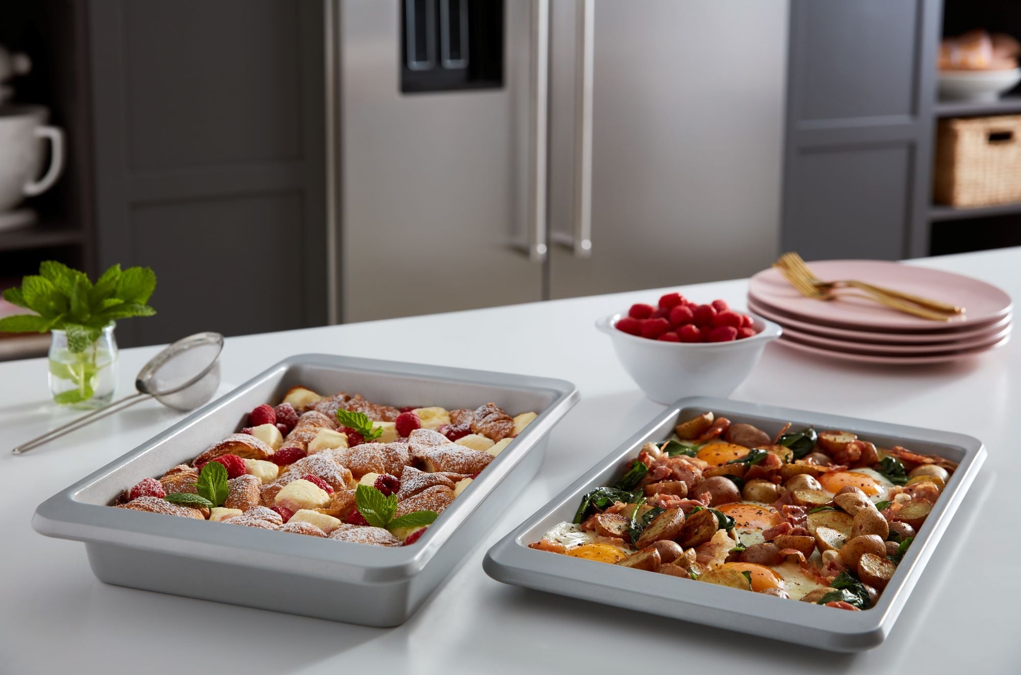 Refrigerador Side-by-Side Empotrable de 29.4 pies cúbicos de KitchenAid con Fabricador de Hielo, Dispensador de Agua y Hielo (Acero Inoxidable con Acabado PrintShield) Certificado ENERGY STAR KBSD708MPS