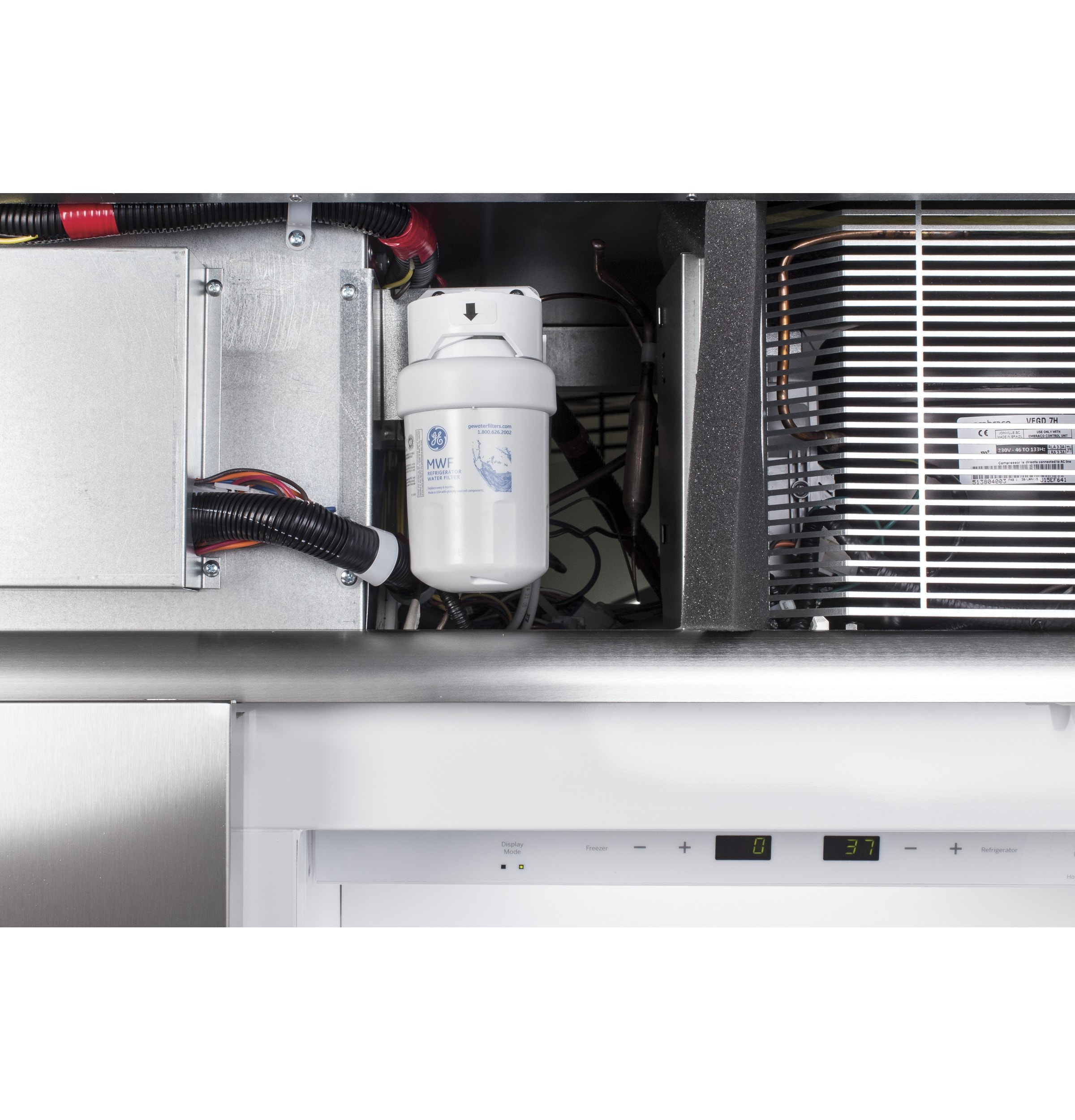 Refrigerador Side-by-Side empotrable de 24.5 pies cúbicos con profundidad de mostrador, compatible con Smart, dispensador de agua y hielo (acero inoxidable)
