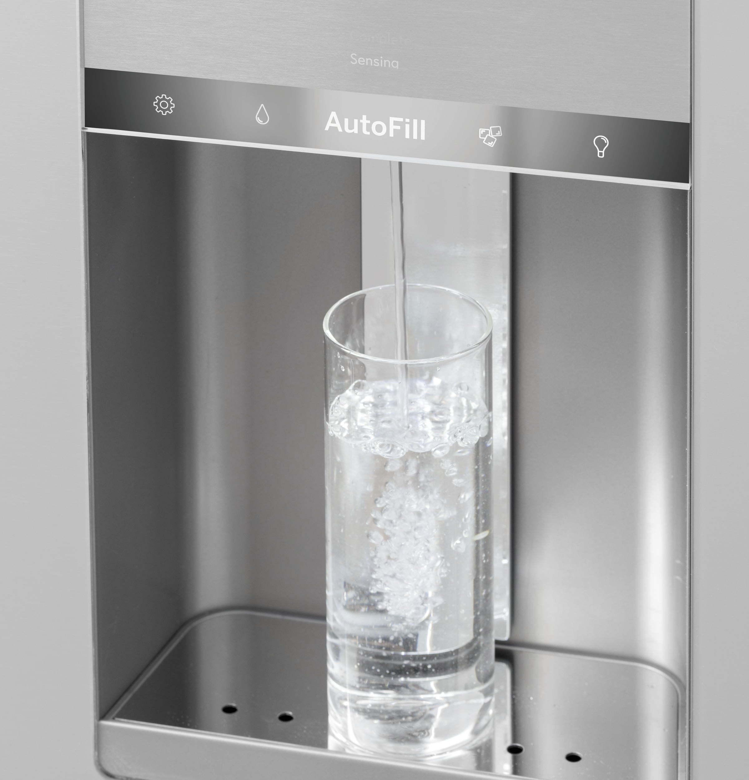 Refrigerador Side-by-Side empotrable de 24.5 pies cúbicos con profundidad de mostrador, compatible con Smart, dispensador de agua y hielo (acero inoxidable)