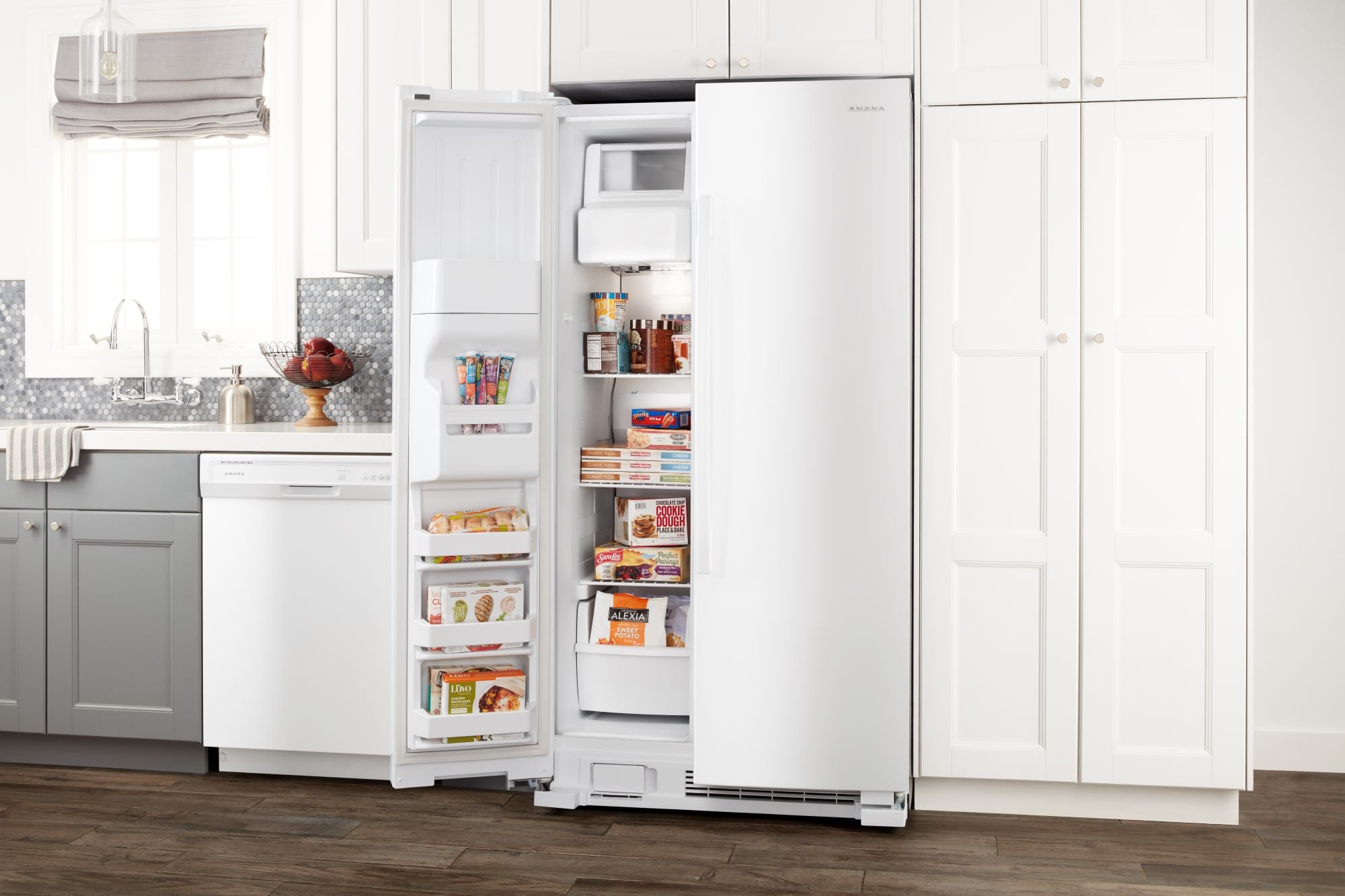 Refrigerador Amana de 21.4 pies cúbicos con despachador de hielo y agua en lado a lado (Blanco) ASI2175GRW