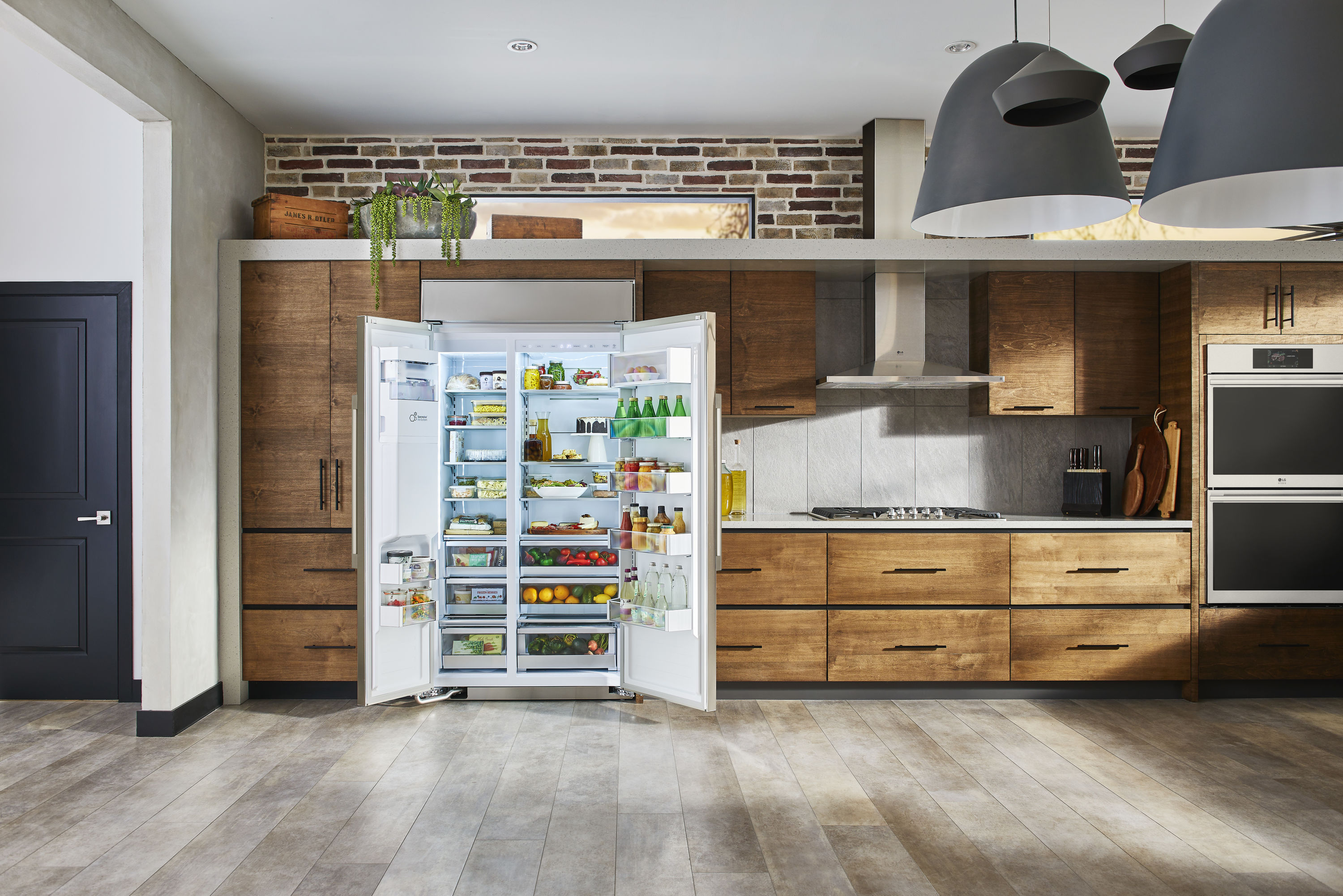 Refrigerador empotrable de puerta a puerta de 25.6 pies cúbicos de LG STUDIO con inteligencia integrada y compatible con fabricador de hielo, dispensador de agua y hielo (Acero inoxidable)
