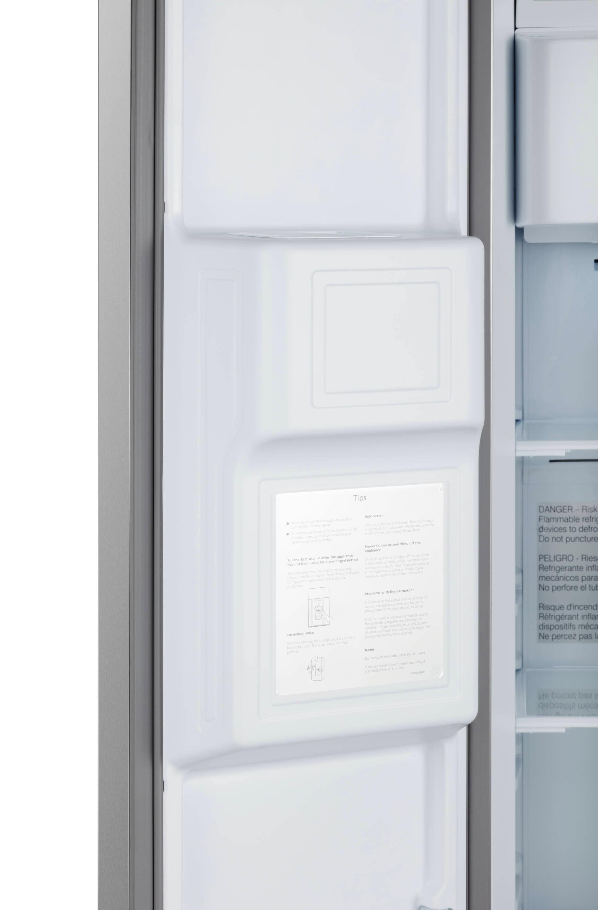 Refrigerador Side-by-Side de 20 pies cúbicos de profundidad de mostrador con fabricador de hielo, dispensador de agua e hielo (acero inoxidable) Certificado ENERGY STAR