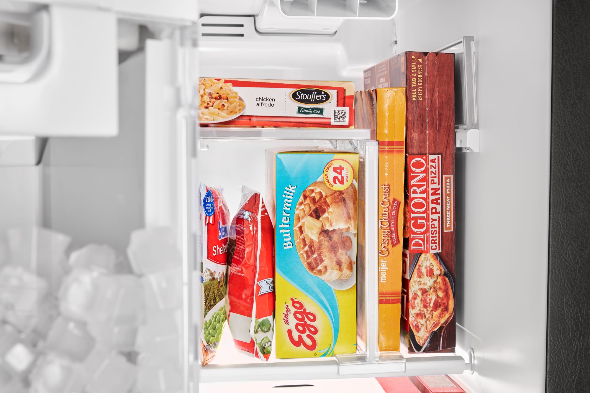 Refrigerador de 24.5 pies cúbicos de lado a lado con fabricador de hielo, dispensador de agua y hielo (Negro) - MSS25C4MGB de Maytag