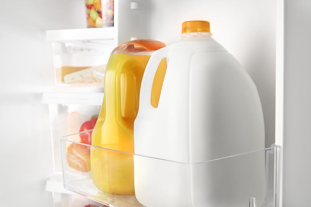 Refrigerador de 24.5 pies cúbicos de lado a lado con fabricador de hielo, dispensador de agua y hielo (Negro) - MSS25C4MGB de Maytag
