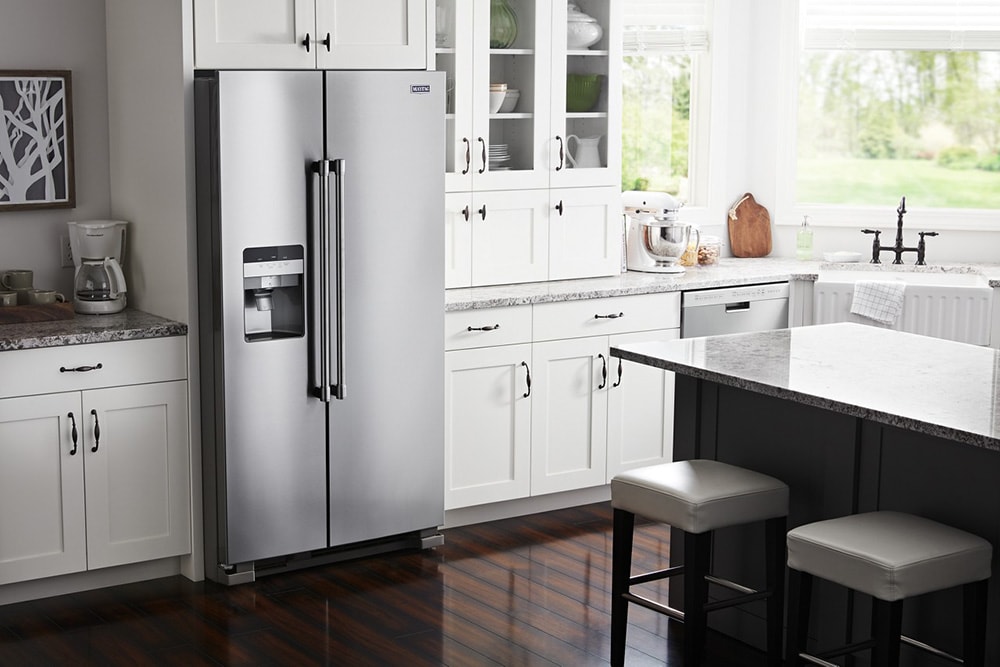 Refrigerador Side-by-Side Maytag de 24.5 pies cúbicos con Fabricador de Hielo, Dispensador de Agua y Hielo (Acero Inoxidable Resistente a Huellas) MSS25C4MGZ