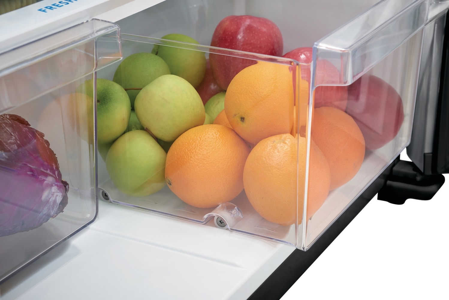 Refrigerador Top-Freezer de 20 pies cúbicos con resistencia a huellas dactilares en acero inoxidable, listo para el garaje LFTR2045VF de Frigidaire.