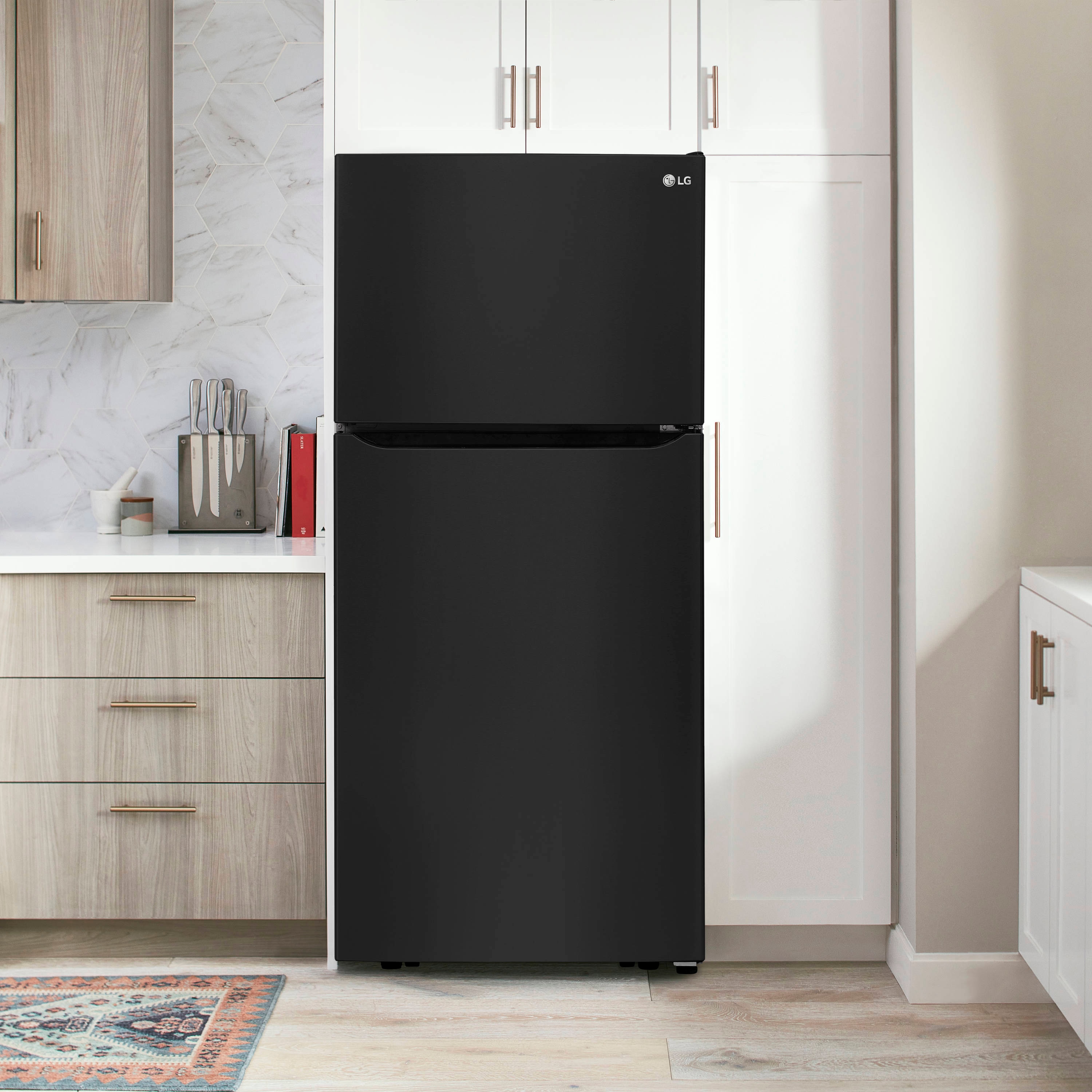 Refrigerador LG de 20.2 pies cúbicos con congelador superior (Negro) Certificado ENERGY STAR LTCS20020B