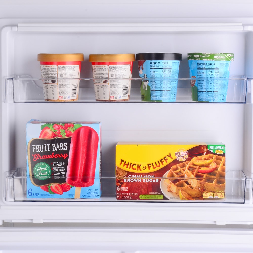 Refrigerador de 18.1 pies cúbicos con congelador superior y fabricador de hielo (blanco) certificado por ENERGY STAR
