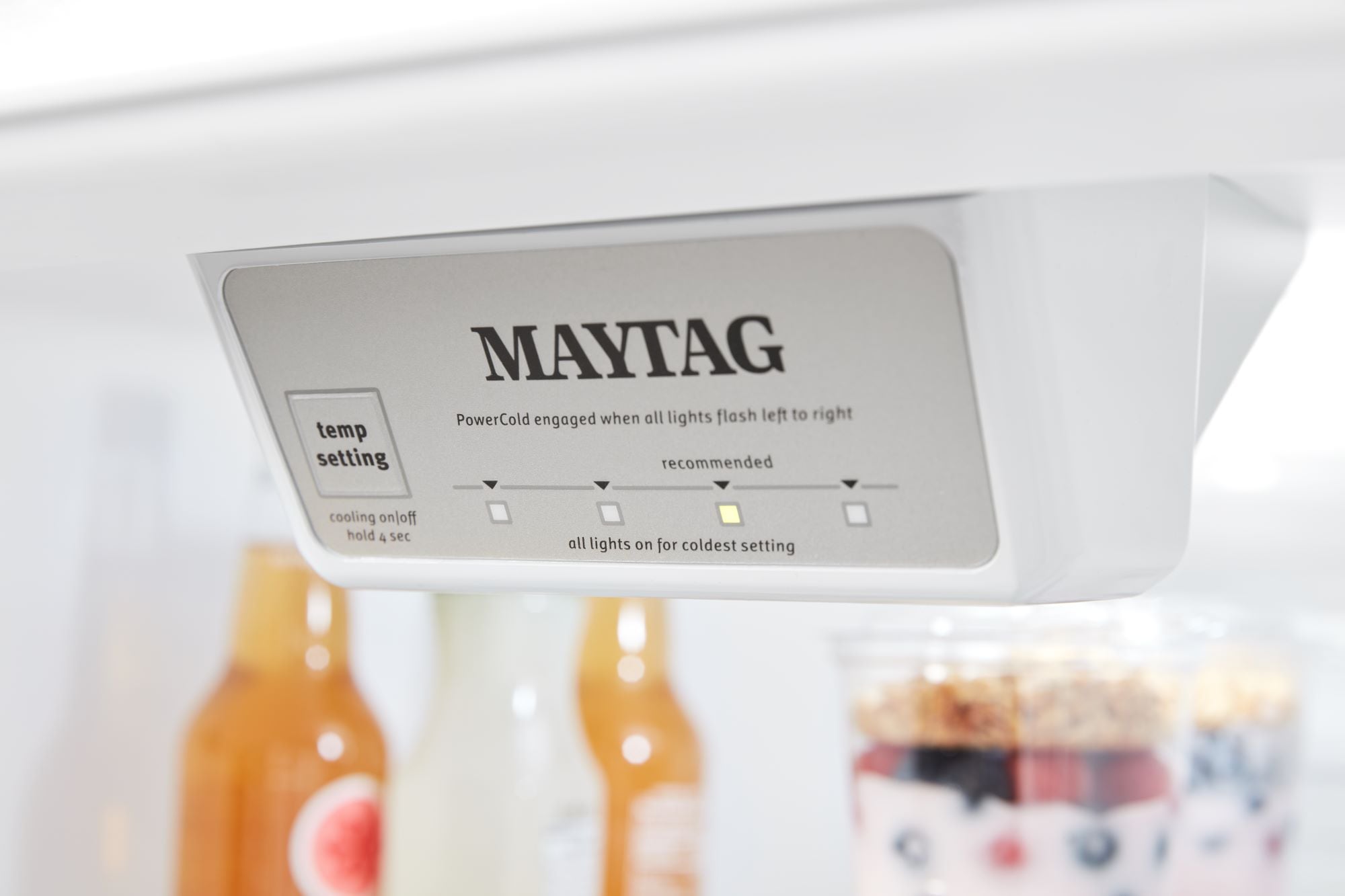 Refrigerador Maytag de 18.2 pies cúbicos con congelador superior (Blanco) MRT118FFFH