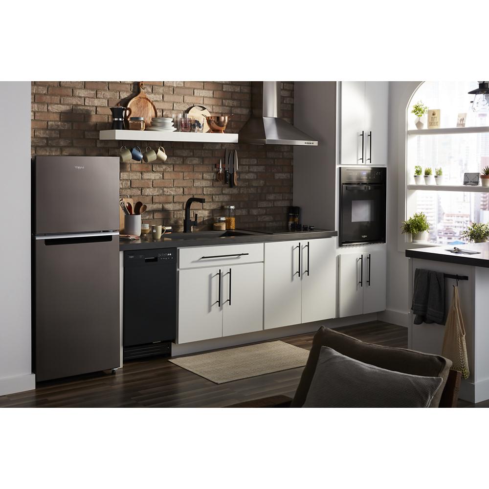 Refrigerador de 11.6 pies cúbicos de Profundidad de Mostrador con Congelador Superior (Negro Acero Inoxidable Resistente a las Huellas Dactilares)