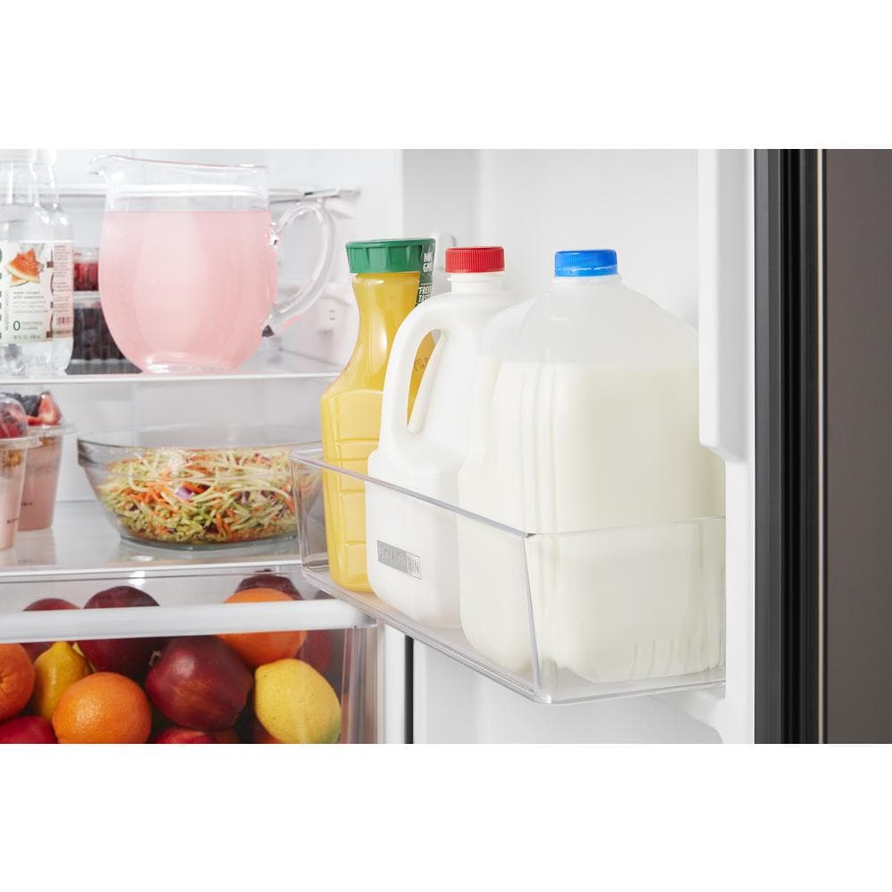 Refrigerador Whirlpool de 11.6 pies cúbicos de profundidad de mostrador con congelador superior (Negro) WRT312CZJB
