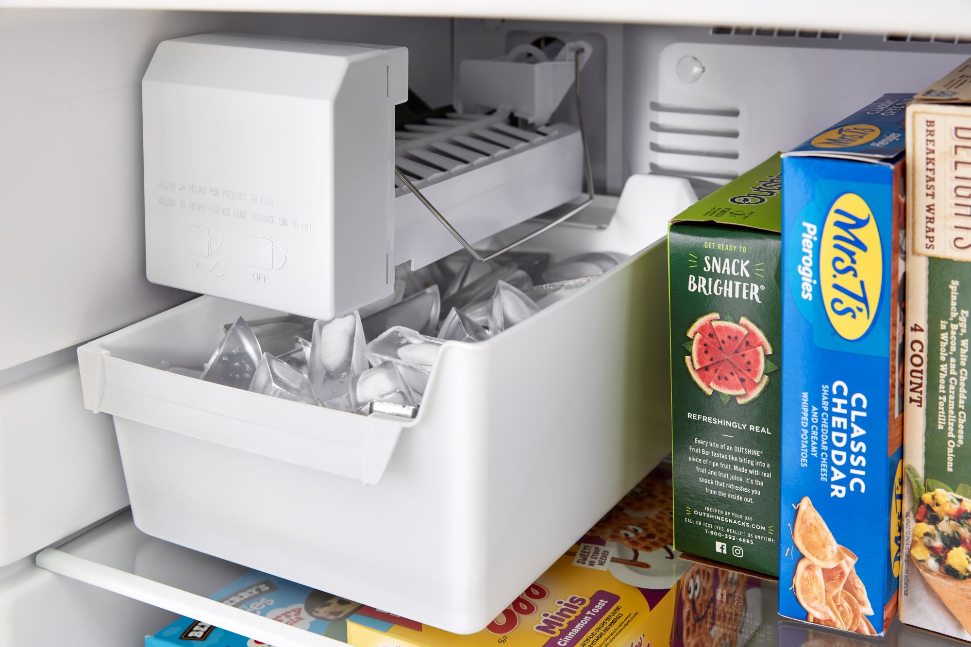 Refrigerador de 16.3 pies cúbicos con congelador superior (blanco) Whirlpool