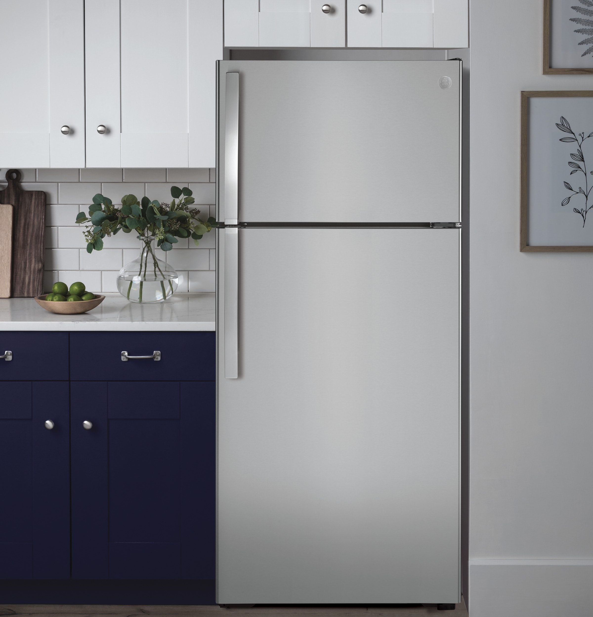 Refrigerador de 16.6 pies cúbicos con congelador superior (Acero inoxidable)