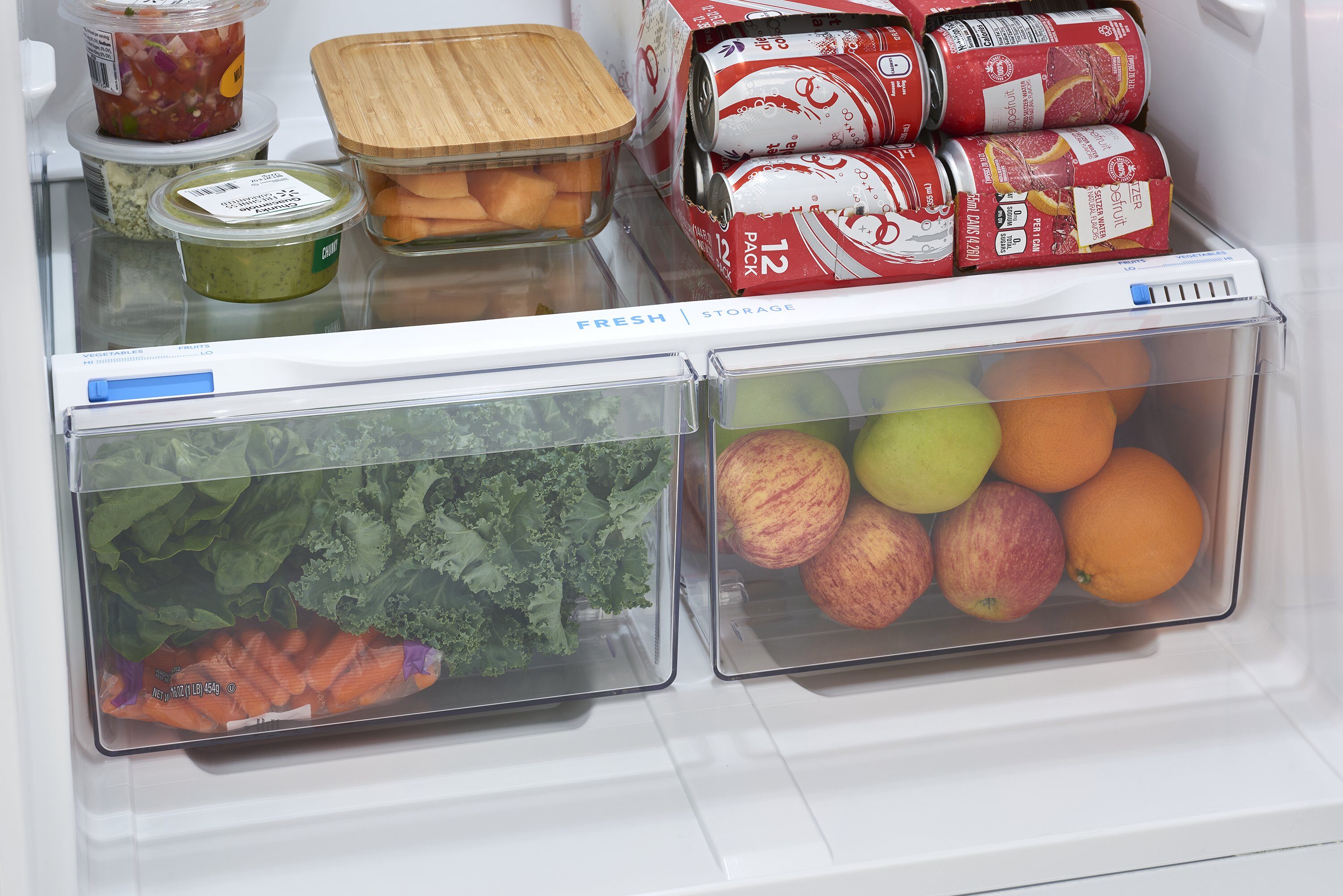 Refrigerador con congelador superior de 20 pies cúbicos (Blanco) listo para garaje y certificado ENERGY STAR FFHT2022AW de Frigidaire