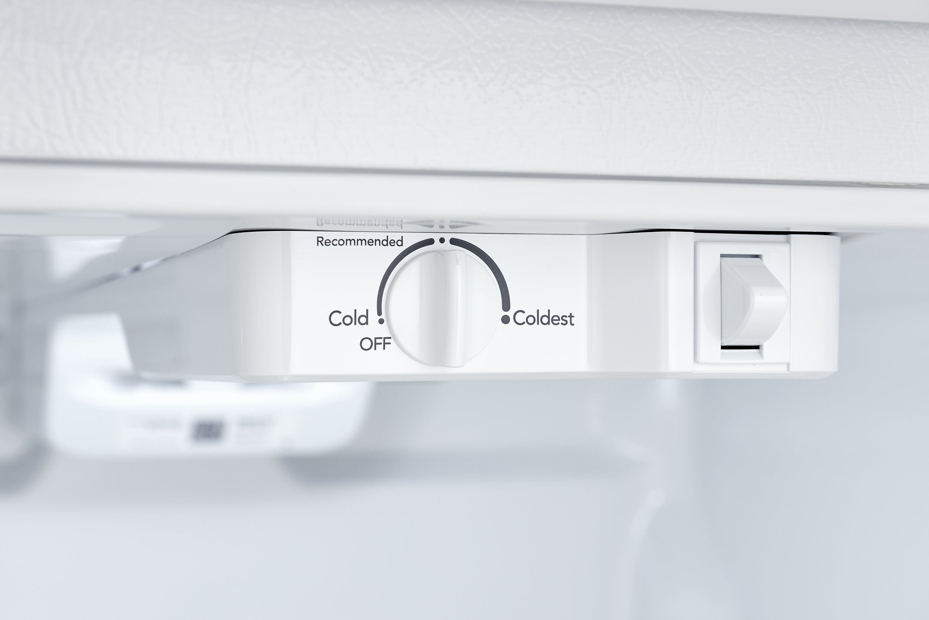Refrigerador con congelador superior de 20 pies cúbicos (Blanco) listo para garaje y certificado ENERGY STAR FFHT2022AW de Frigidaire