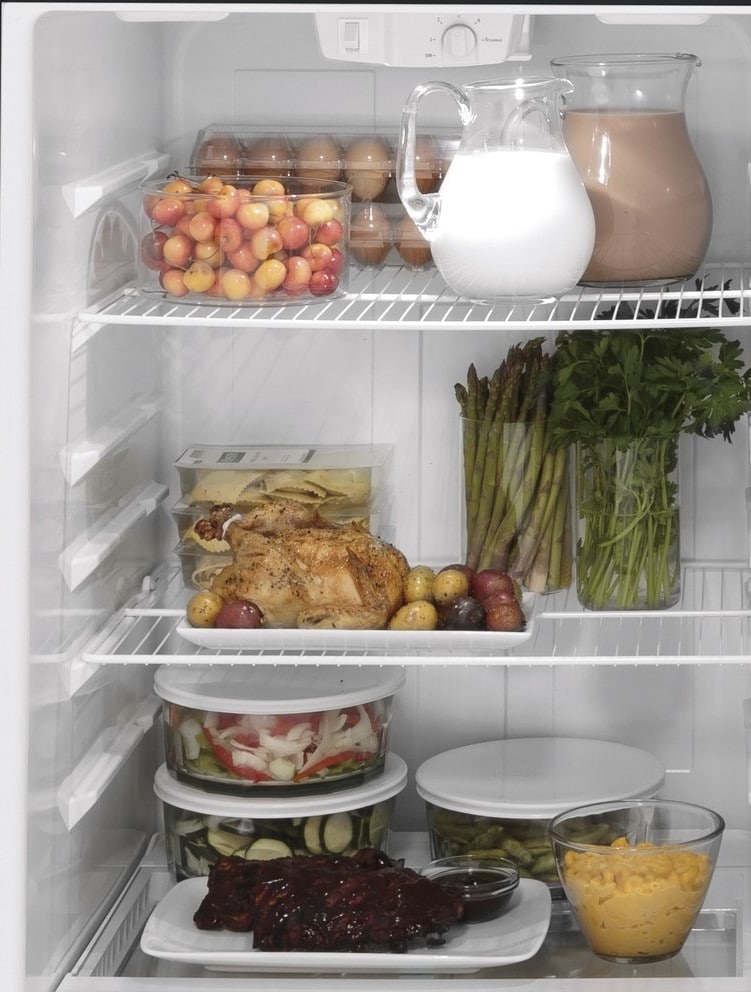 Refrigerador con congelador superior de 17.5 pies cúbicos con fabricador de hielo (Negro) Certificado ENERGY STAR