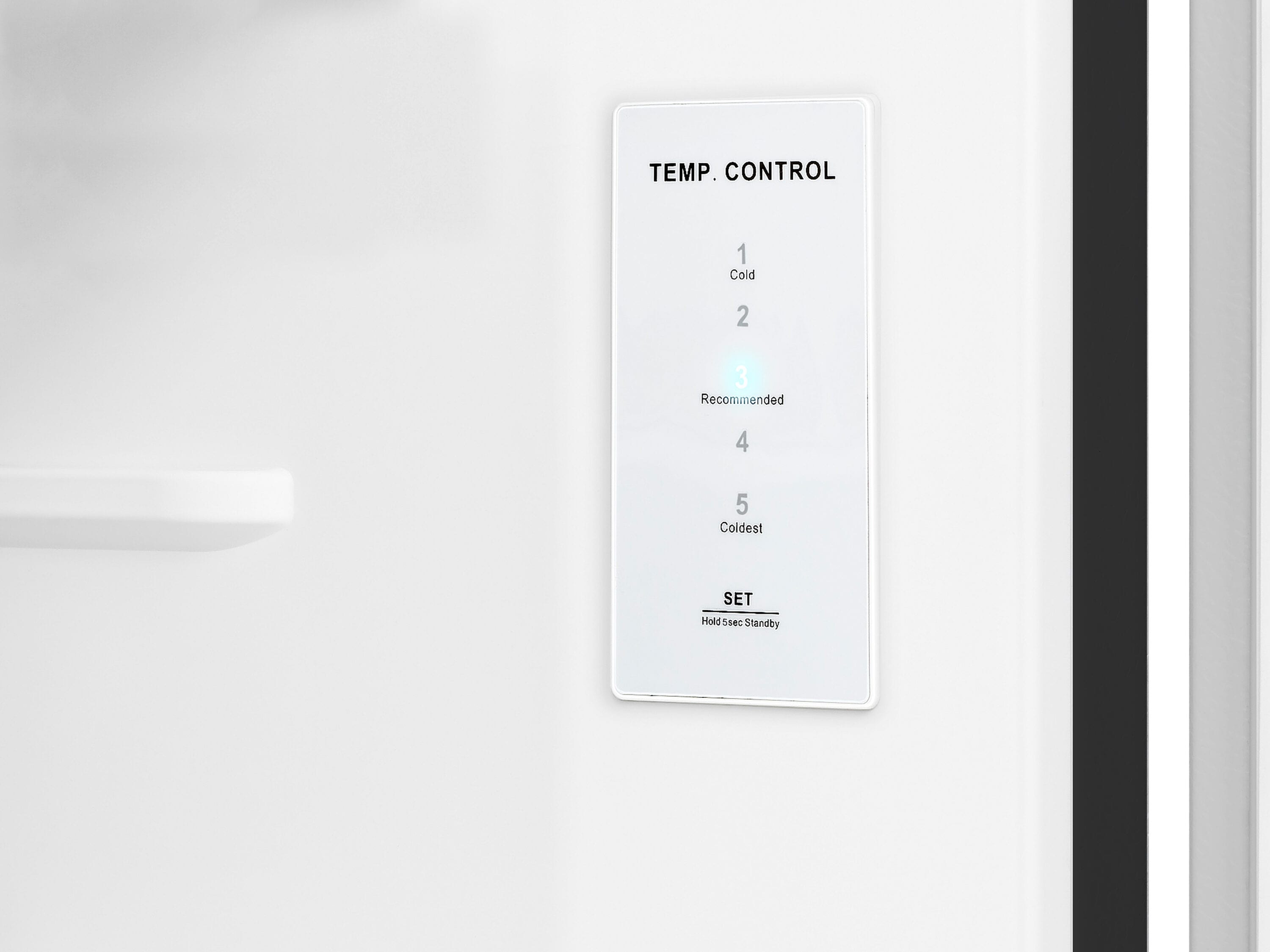 Refrigerador congelador superior de 18 pies cúbicos (Negro) listo para el garaje Certificado ENERGY STAR HRT180N6ABE de Hisense