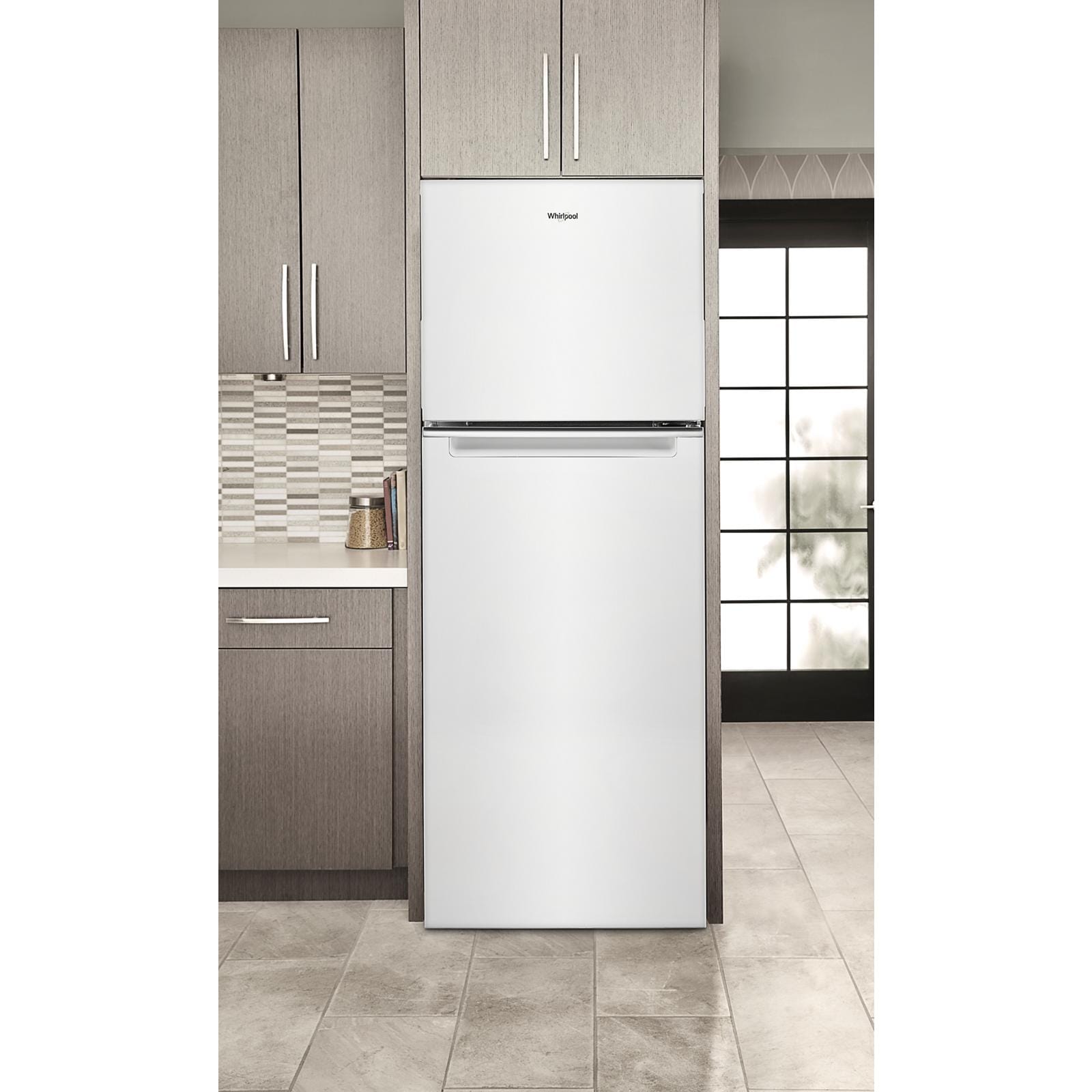 Refrigerador Whirlpool de 12.9 pies cúbicos con congelador superior de profundidad de mostrador integrado (blanco) WRT313CZLW