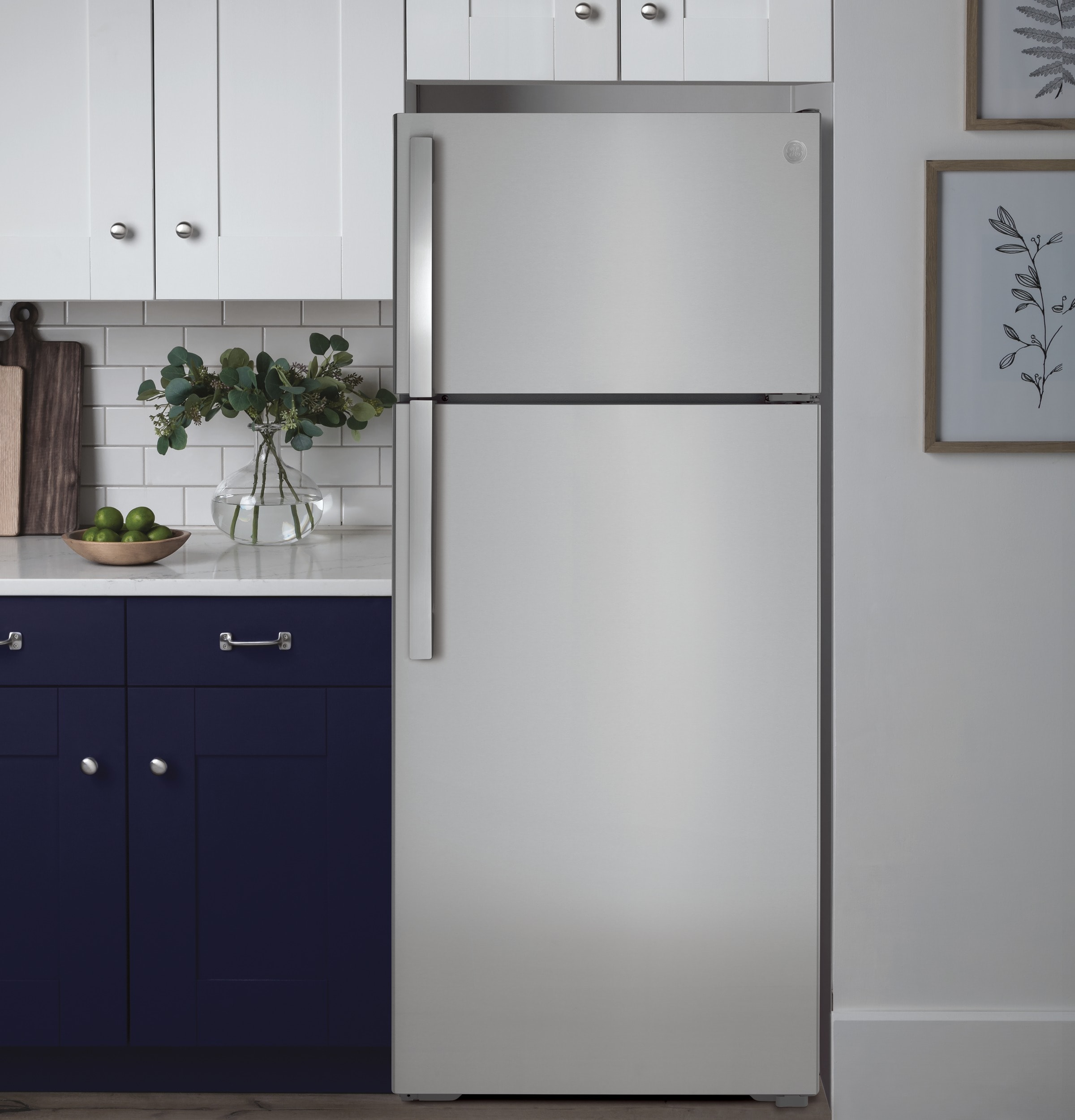 Refrigerador de 16.6 pies cúbicos con congelador superior (Acero inoxidable) Certificado ENERGY STAR